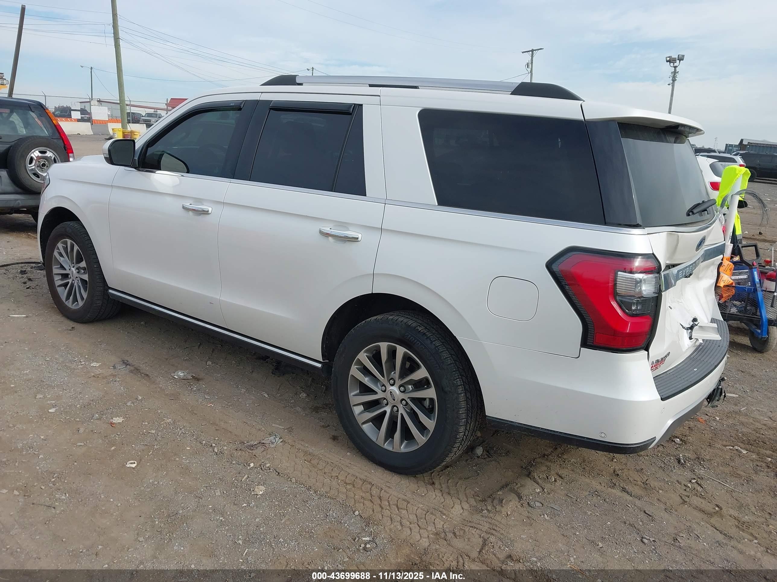 FORD EXPEDITION image 3