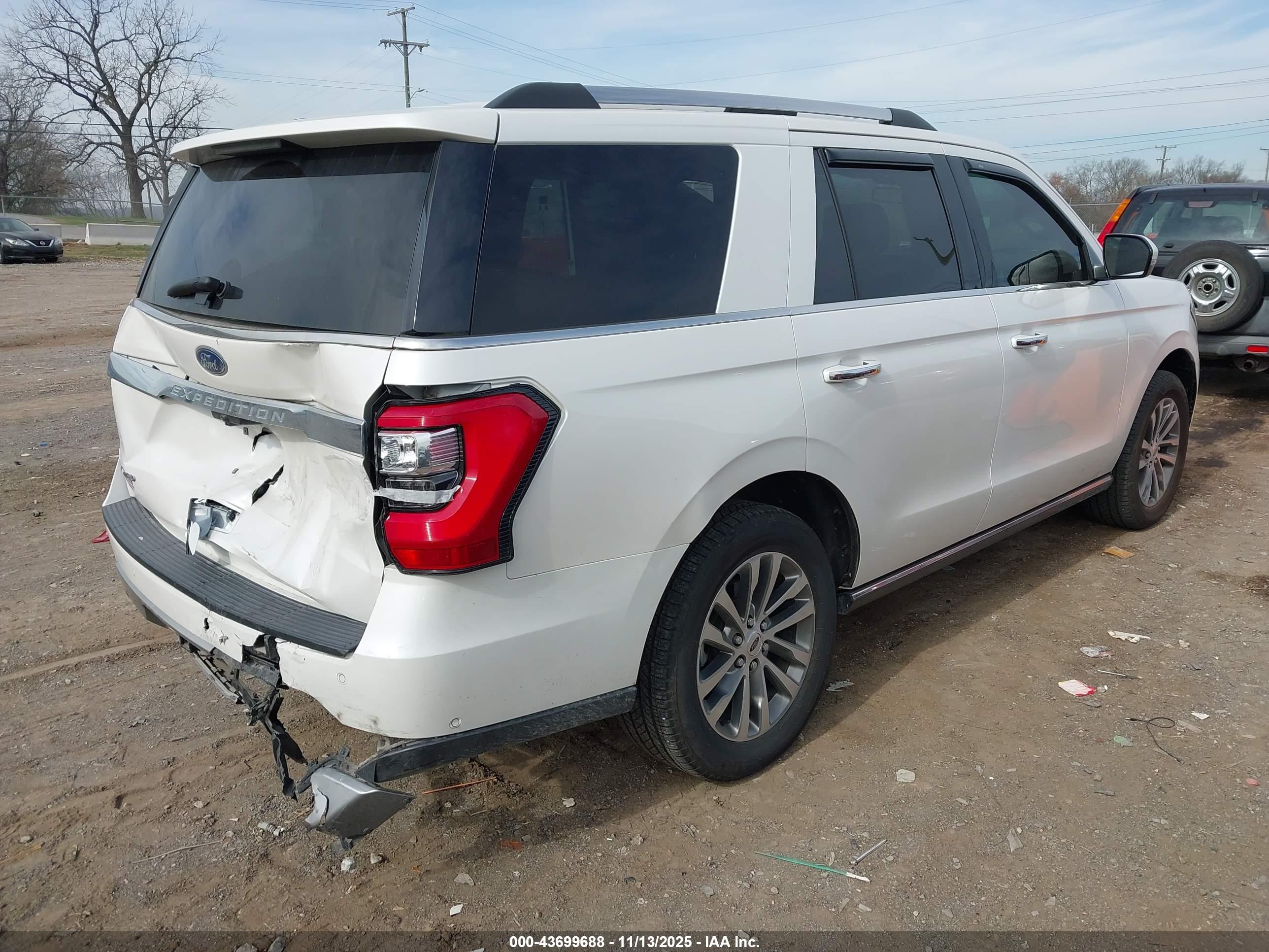 FORD EXPEDITION image 4