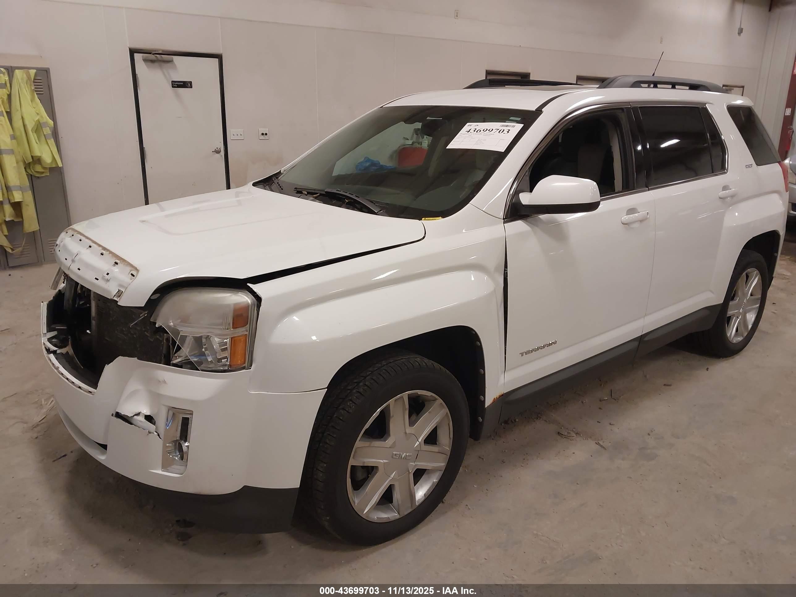 GMC TERRAIN image 2