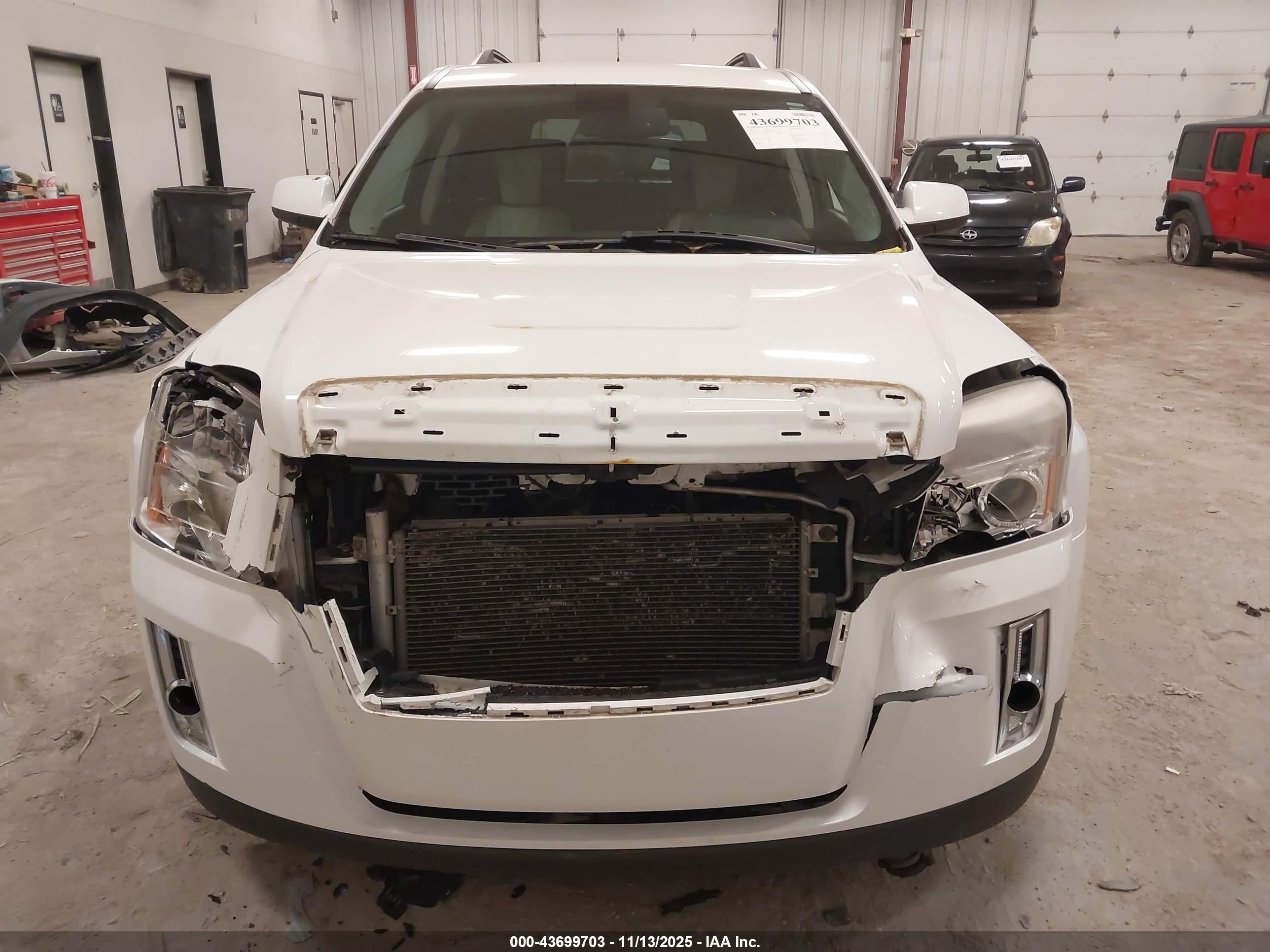 GMC TERRAIN image 6