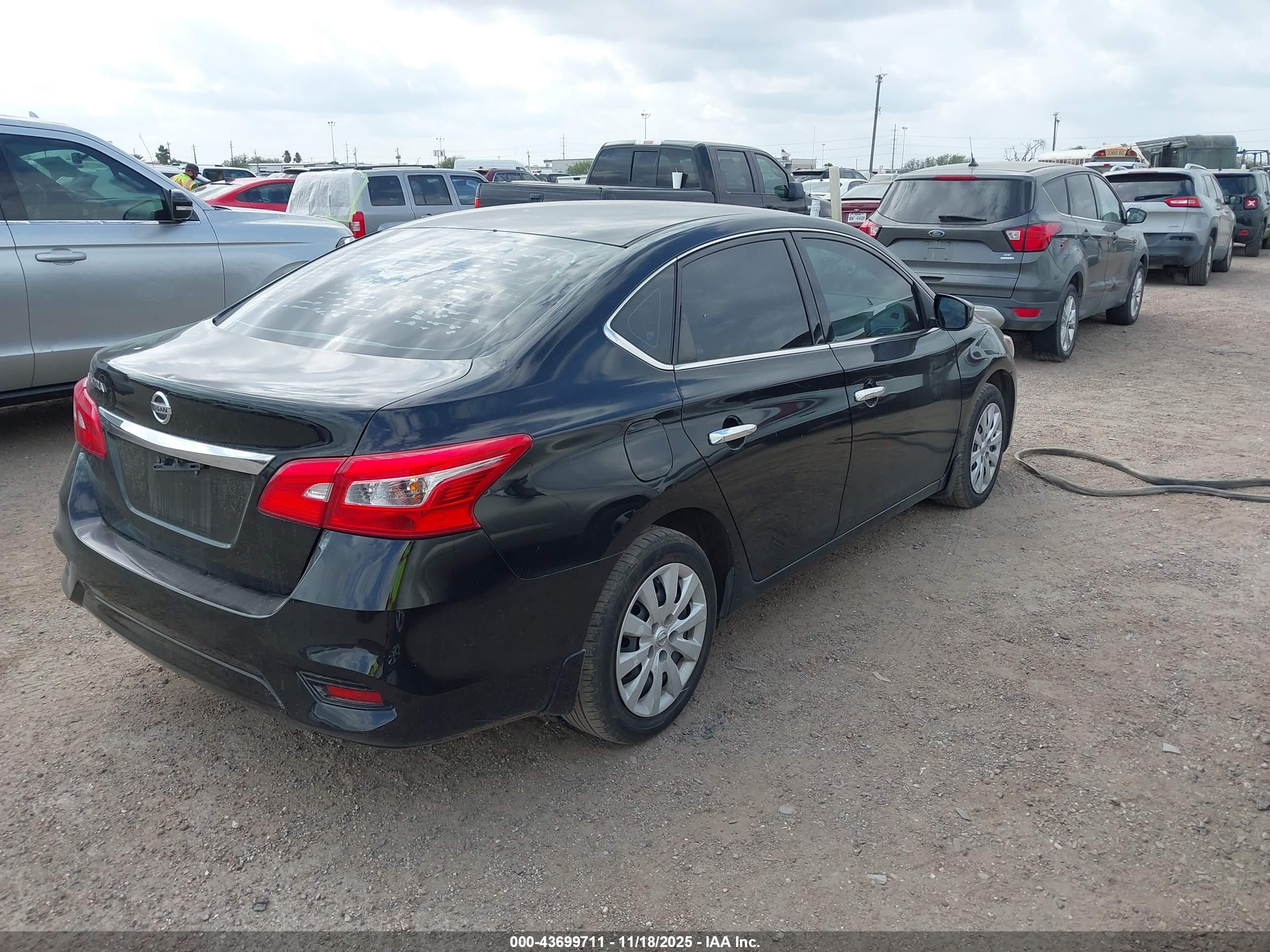 NISSAN SENTRA image 4