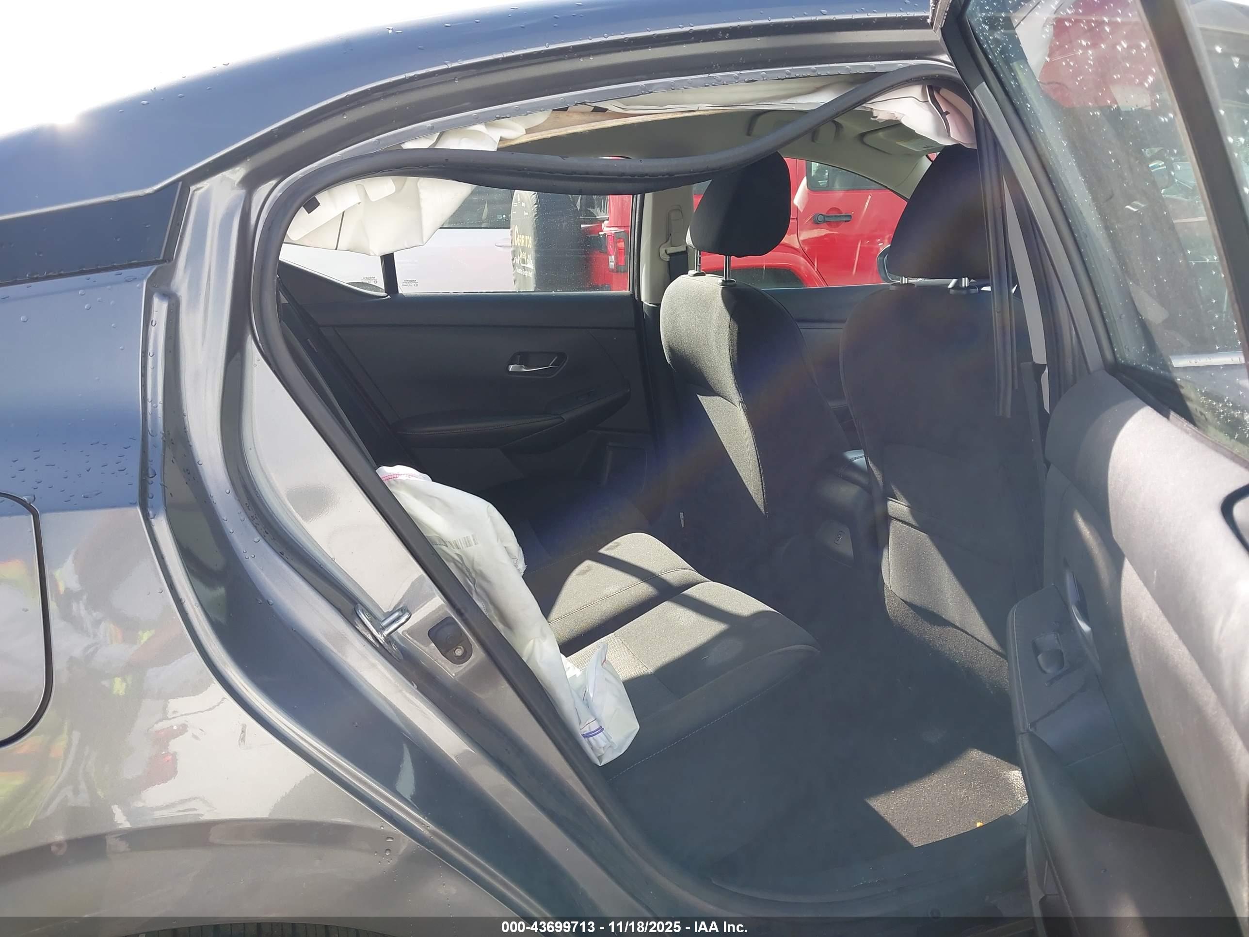 NISSAN SENTRA image 8