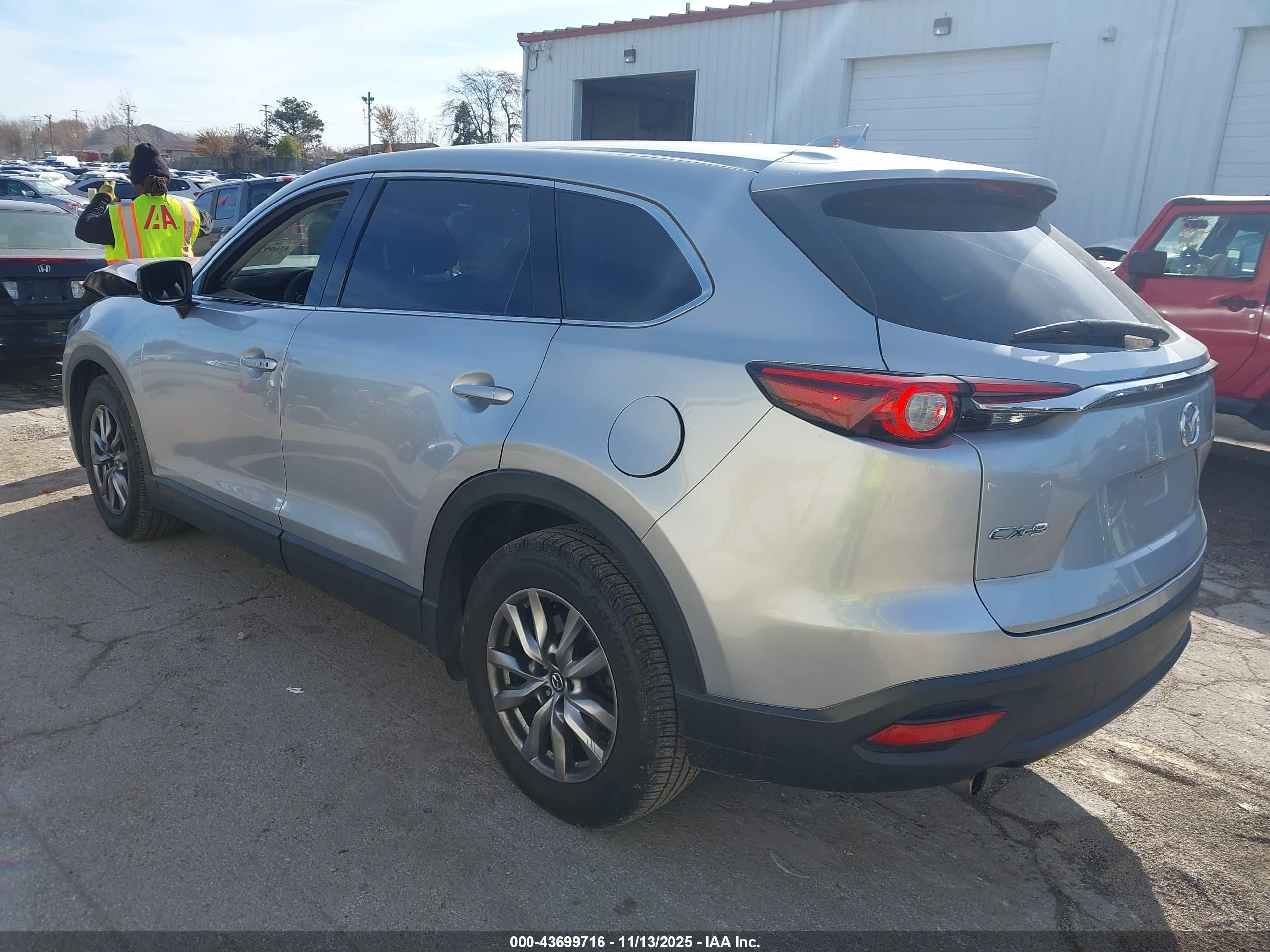 MAZDA CX-9 image 3