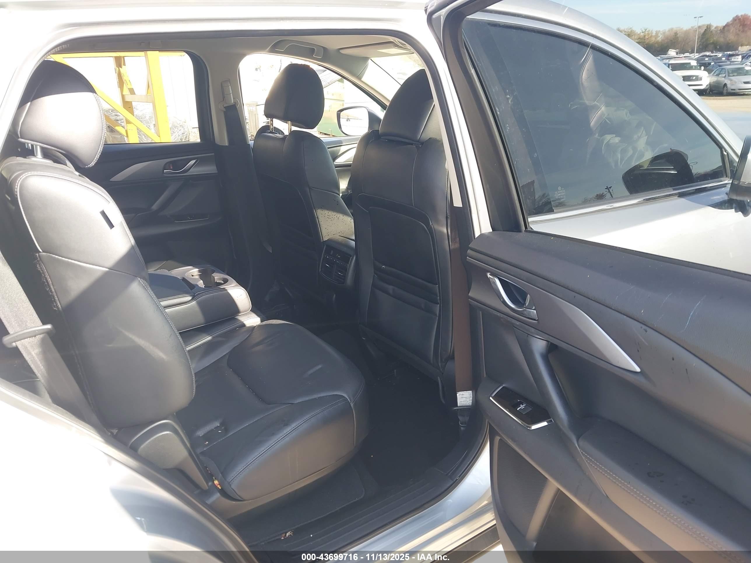 MAZDA CX-9 image 8