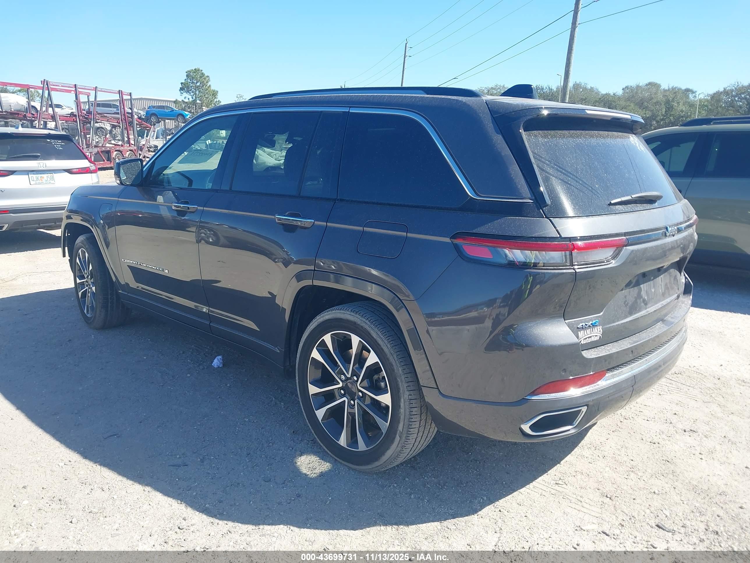 JEEP GRAND image 3