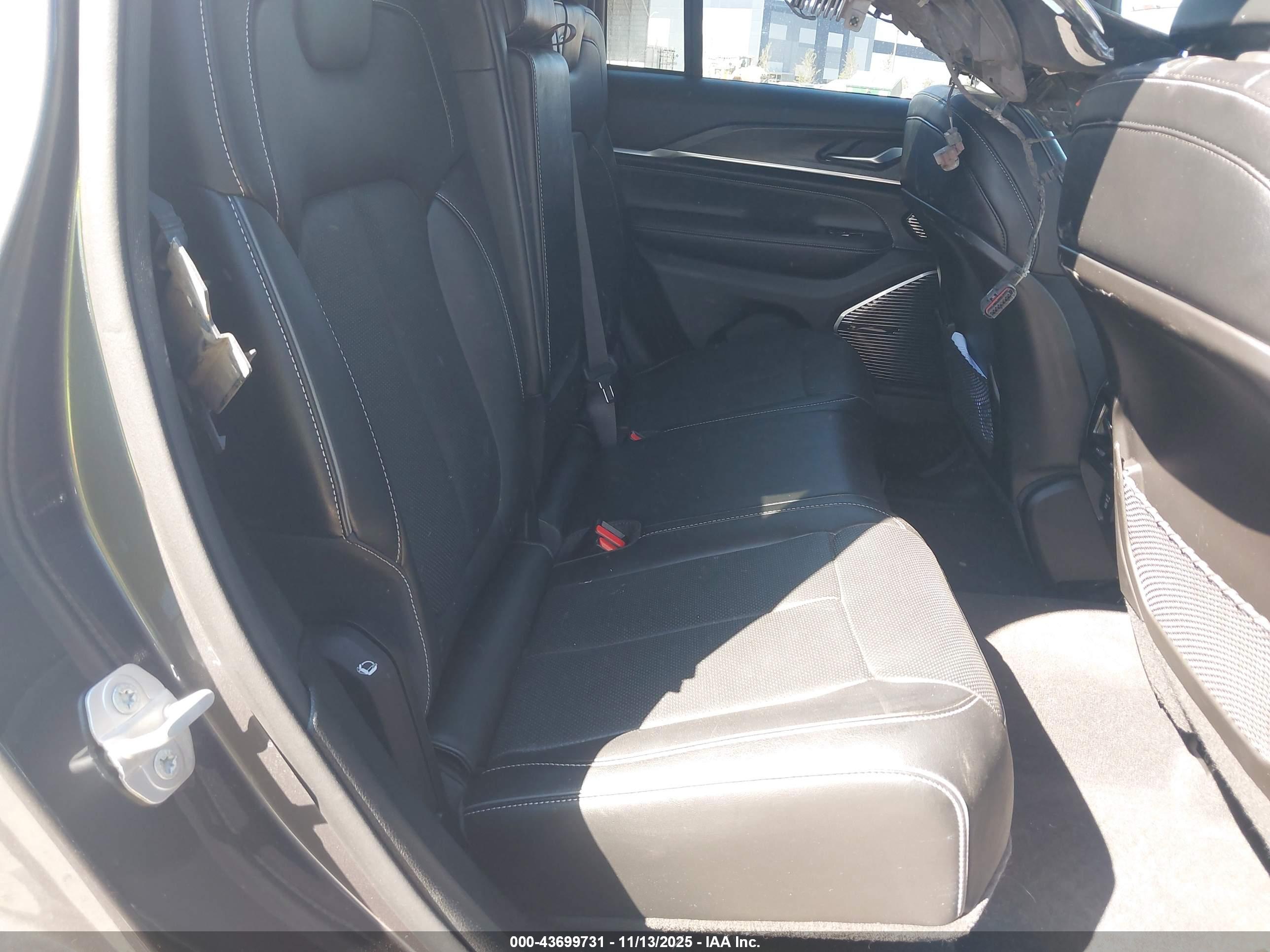 JEEP GRAND image 8