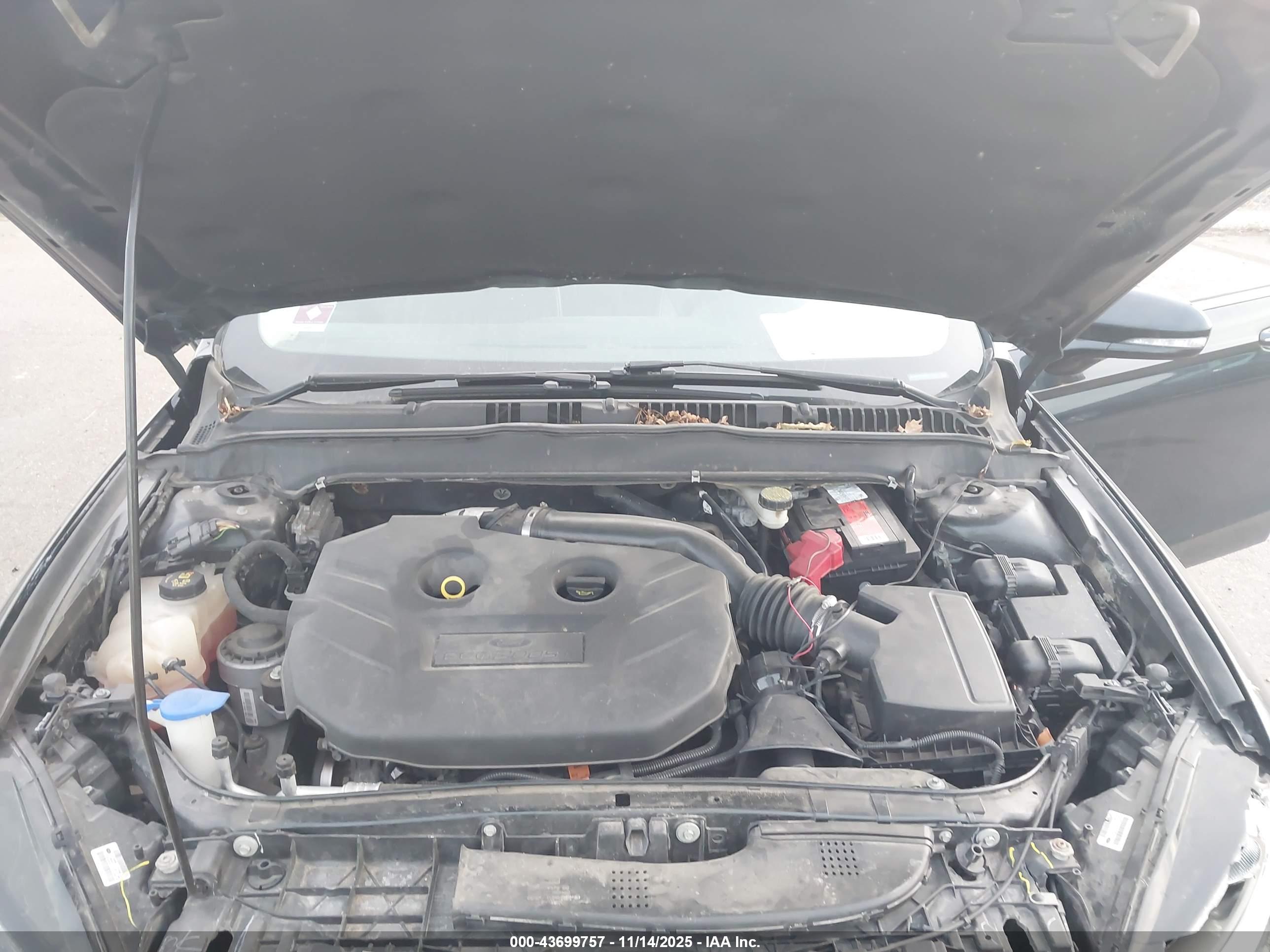FORD FUSION image 10