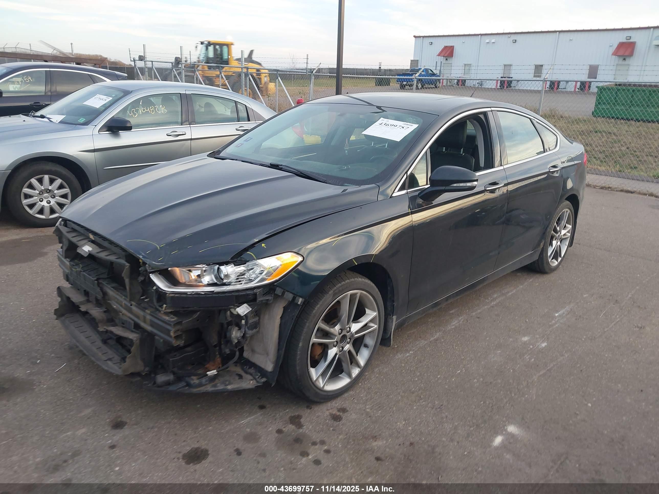 FORD FUSION image 2