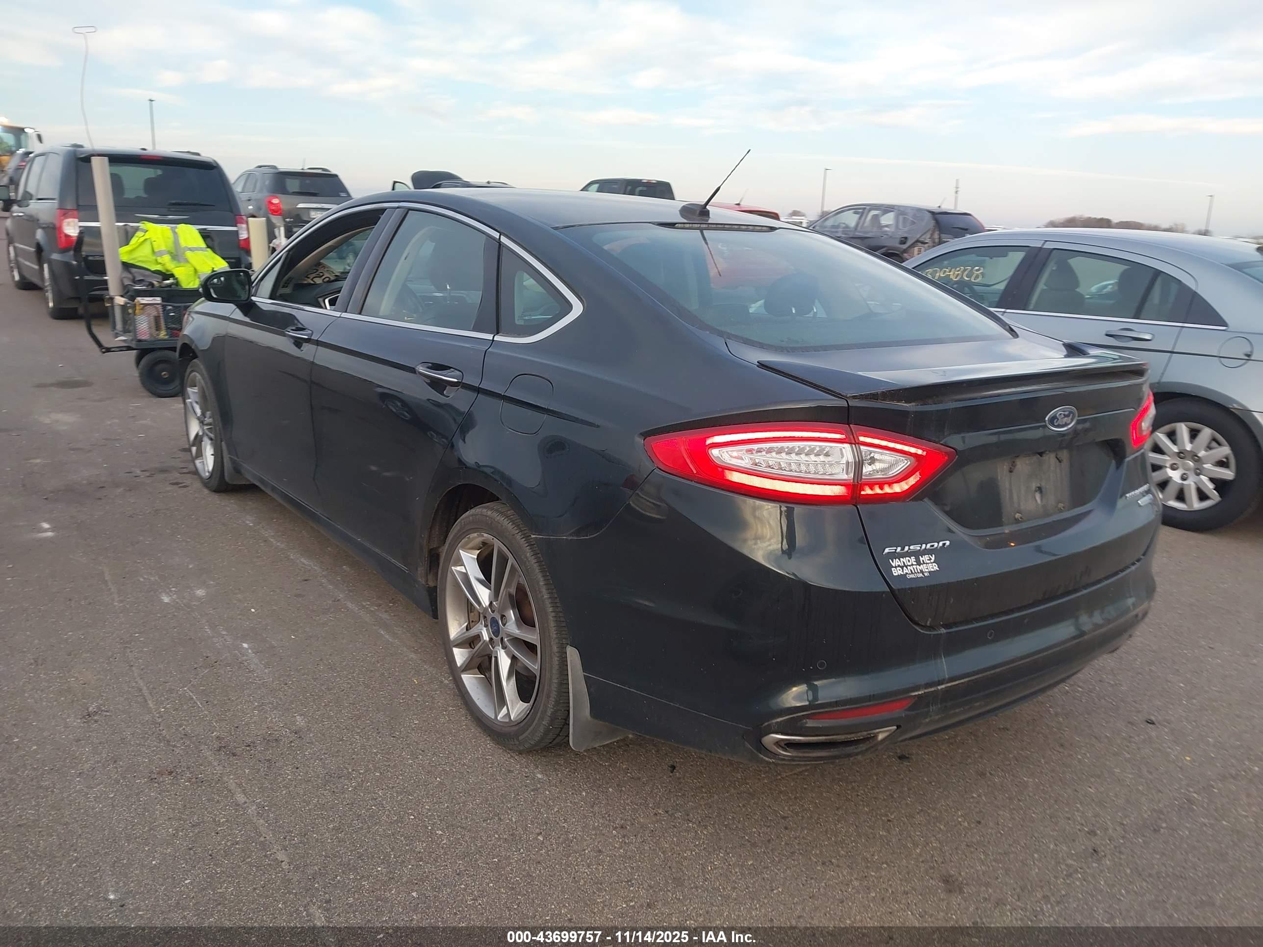 FORD FUSION image 3