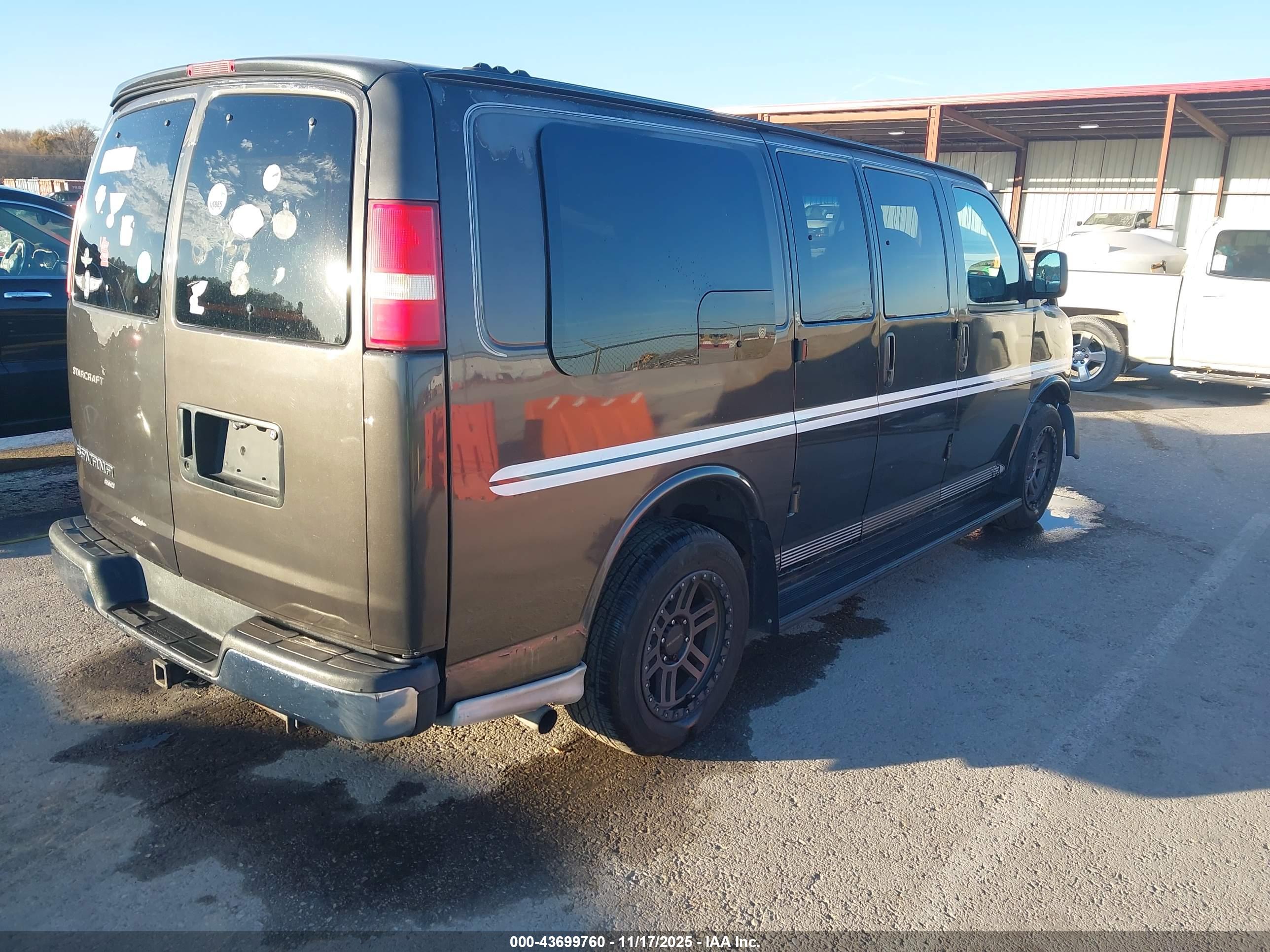 GMC SAVANA image 4