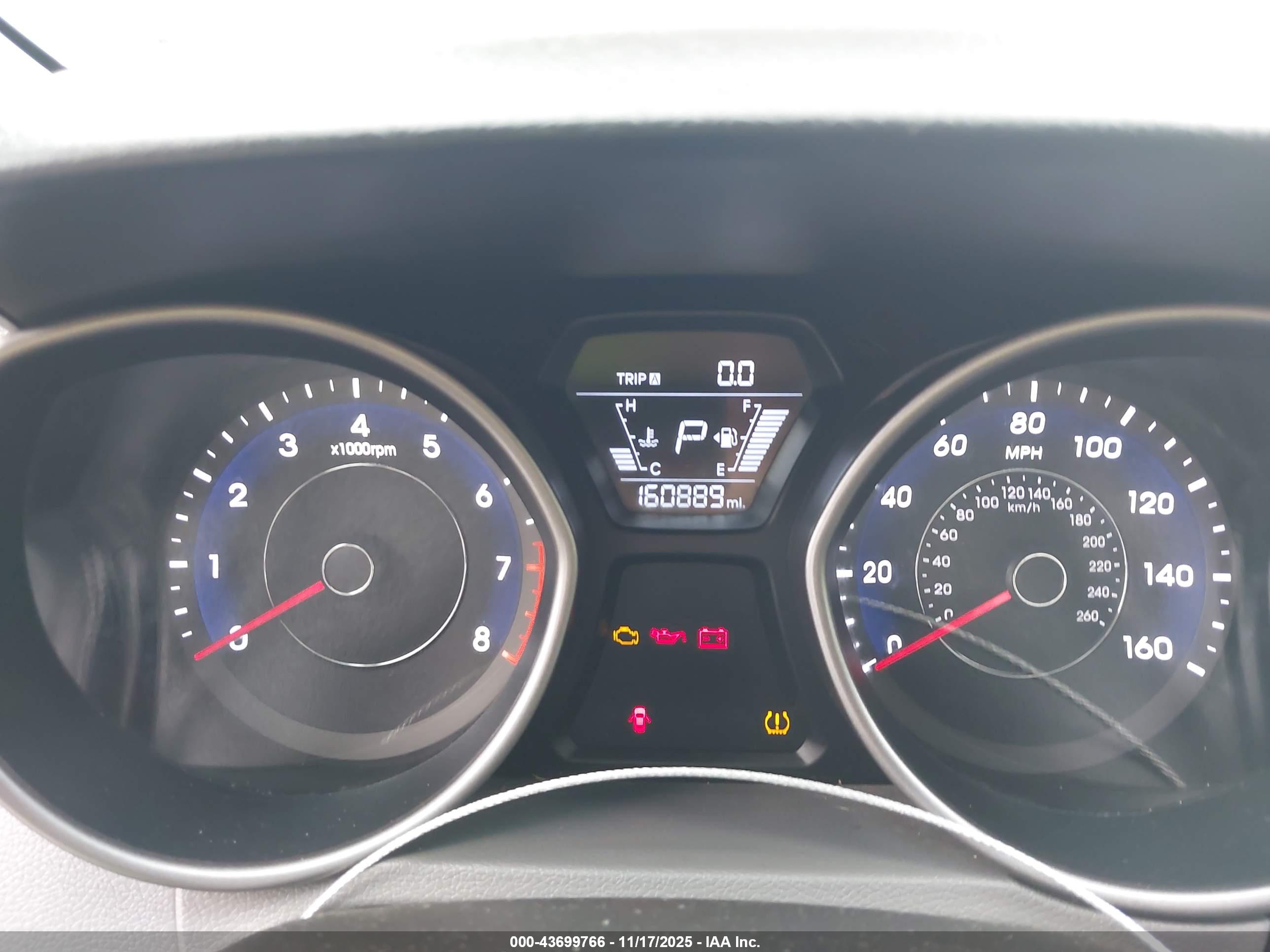 HYUNDAI ELANTRA image 7
