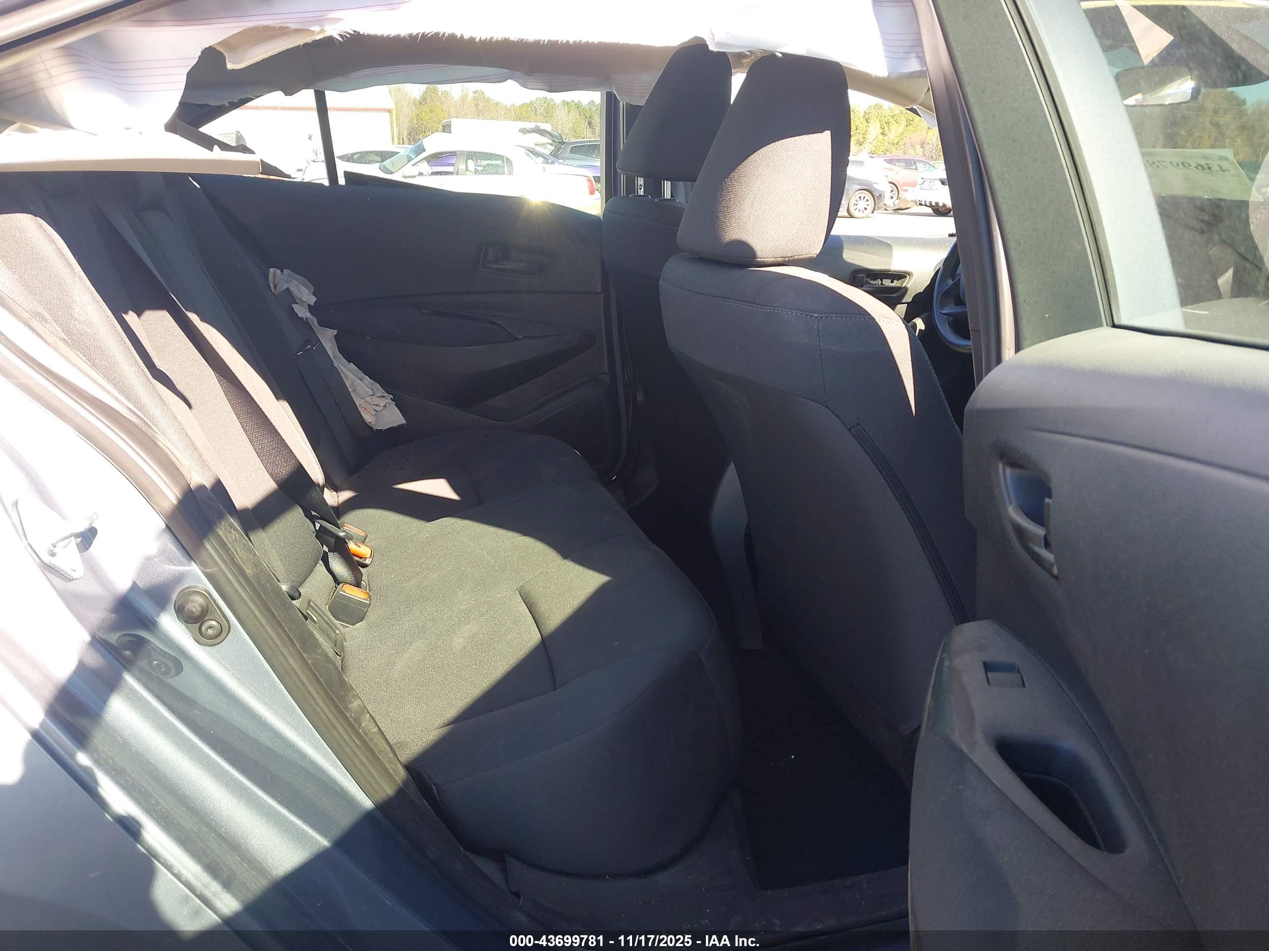 TOYOTA COROLLA image 8