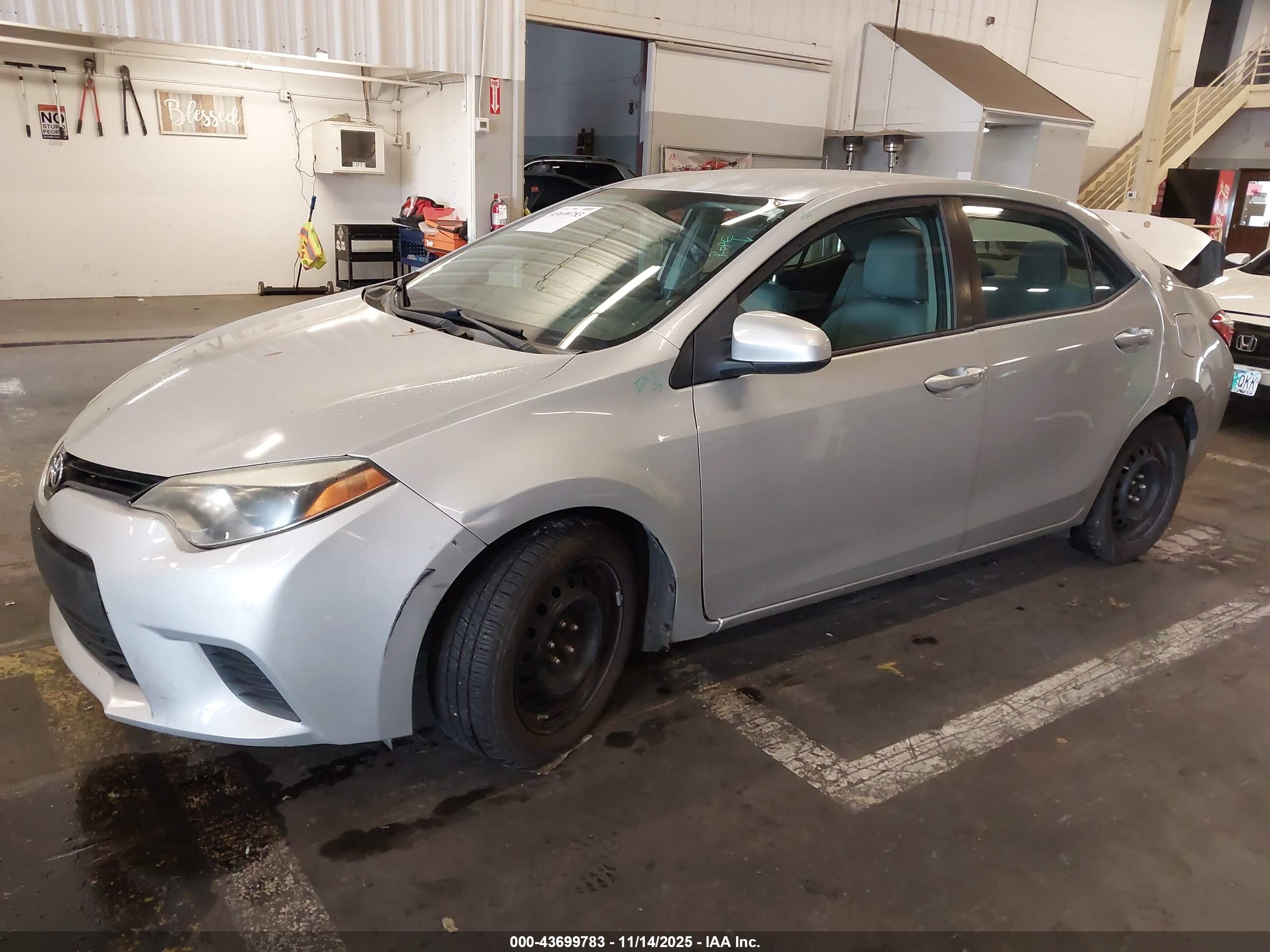 TOYOTA COROLLA image 2