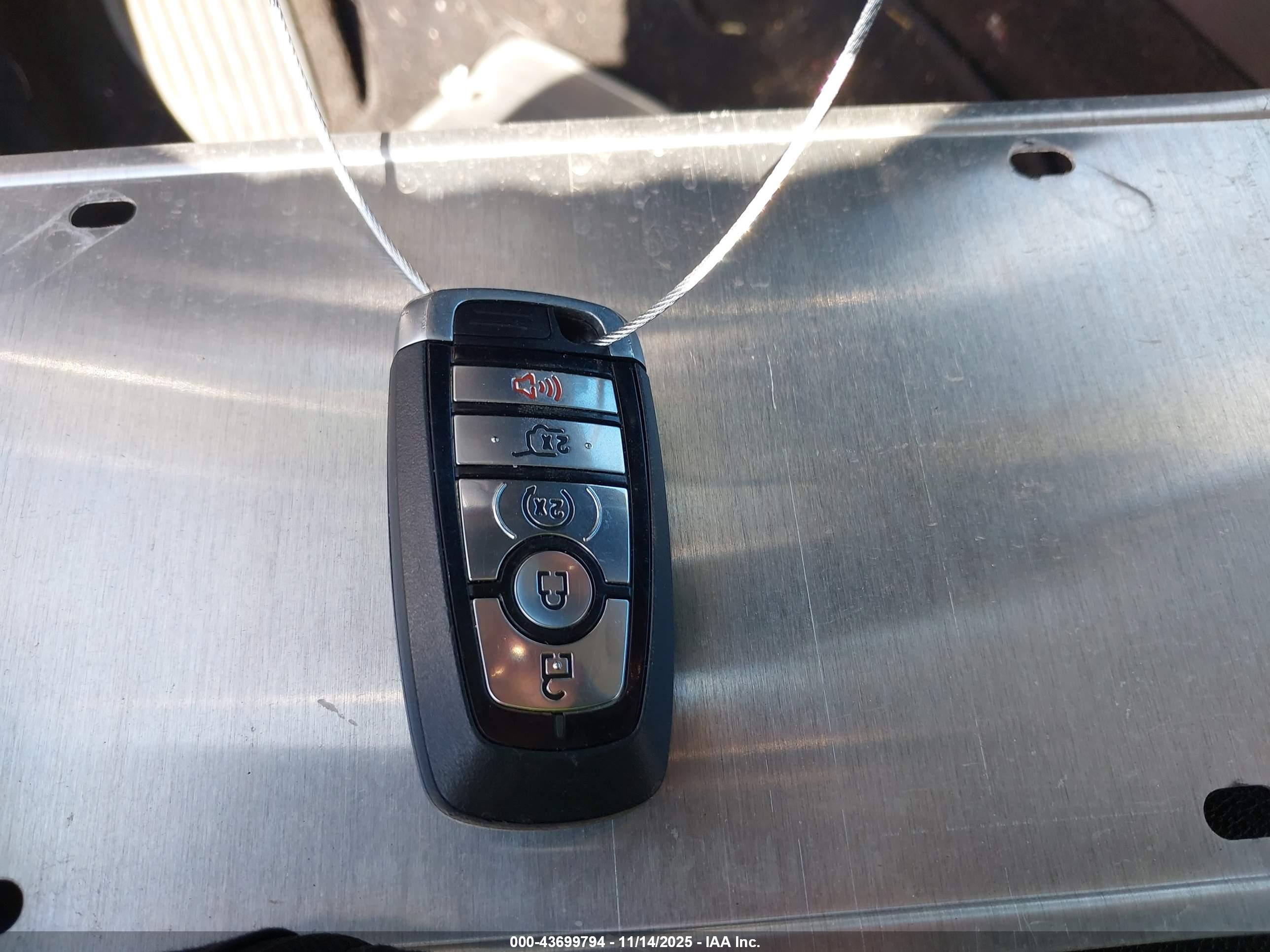 FORD FUSION image 11
