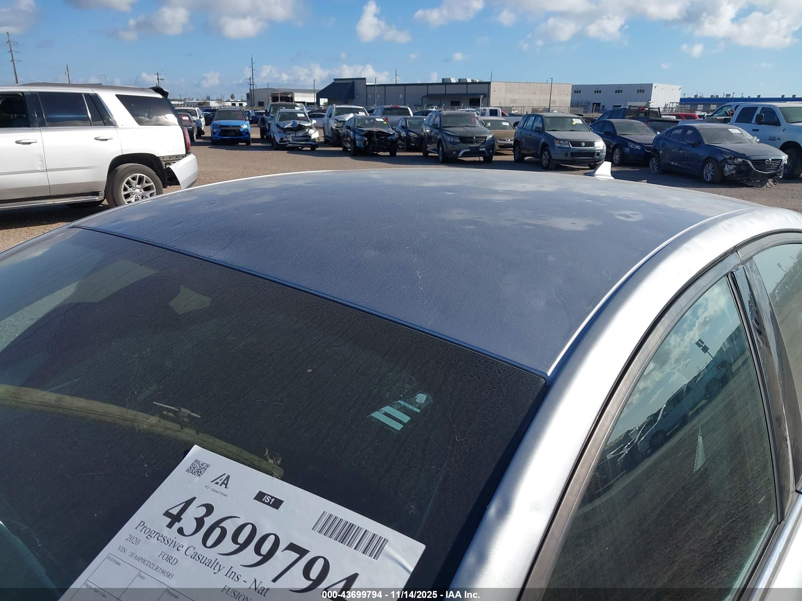FORD FUSION image 6