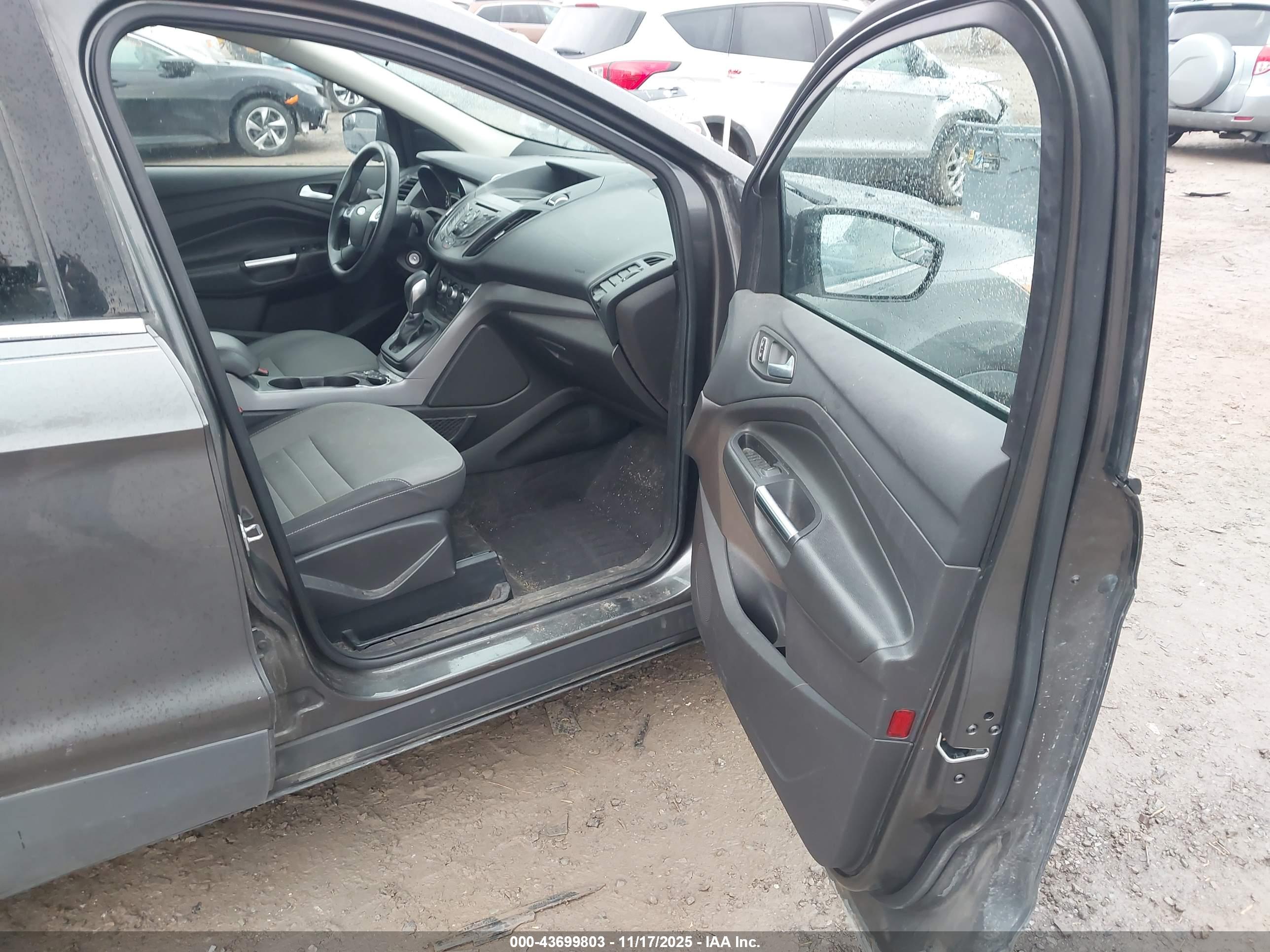 FORD ESCAPE image 5