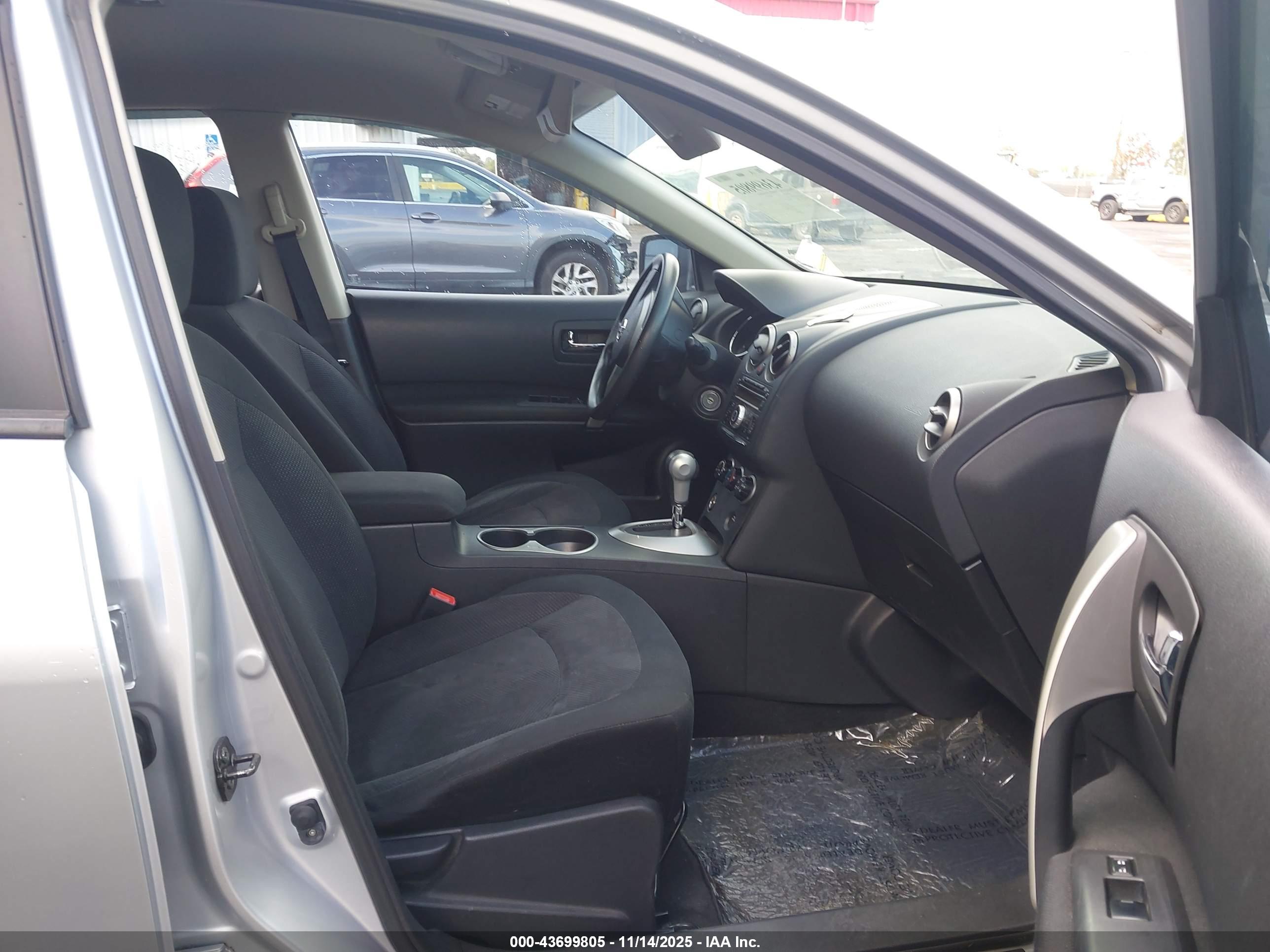 NISSAN ROGUE image 5
