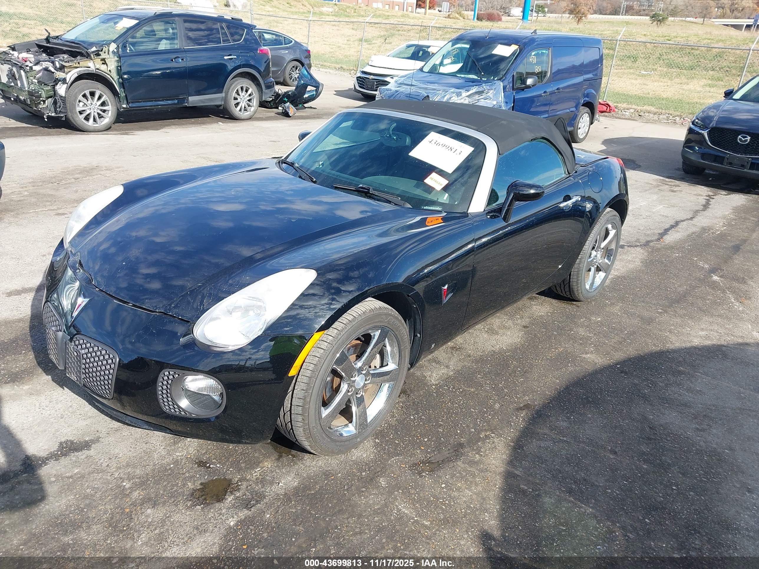 PONTIAC SOLSTICE image 2