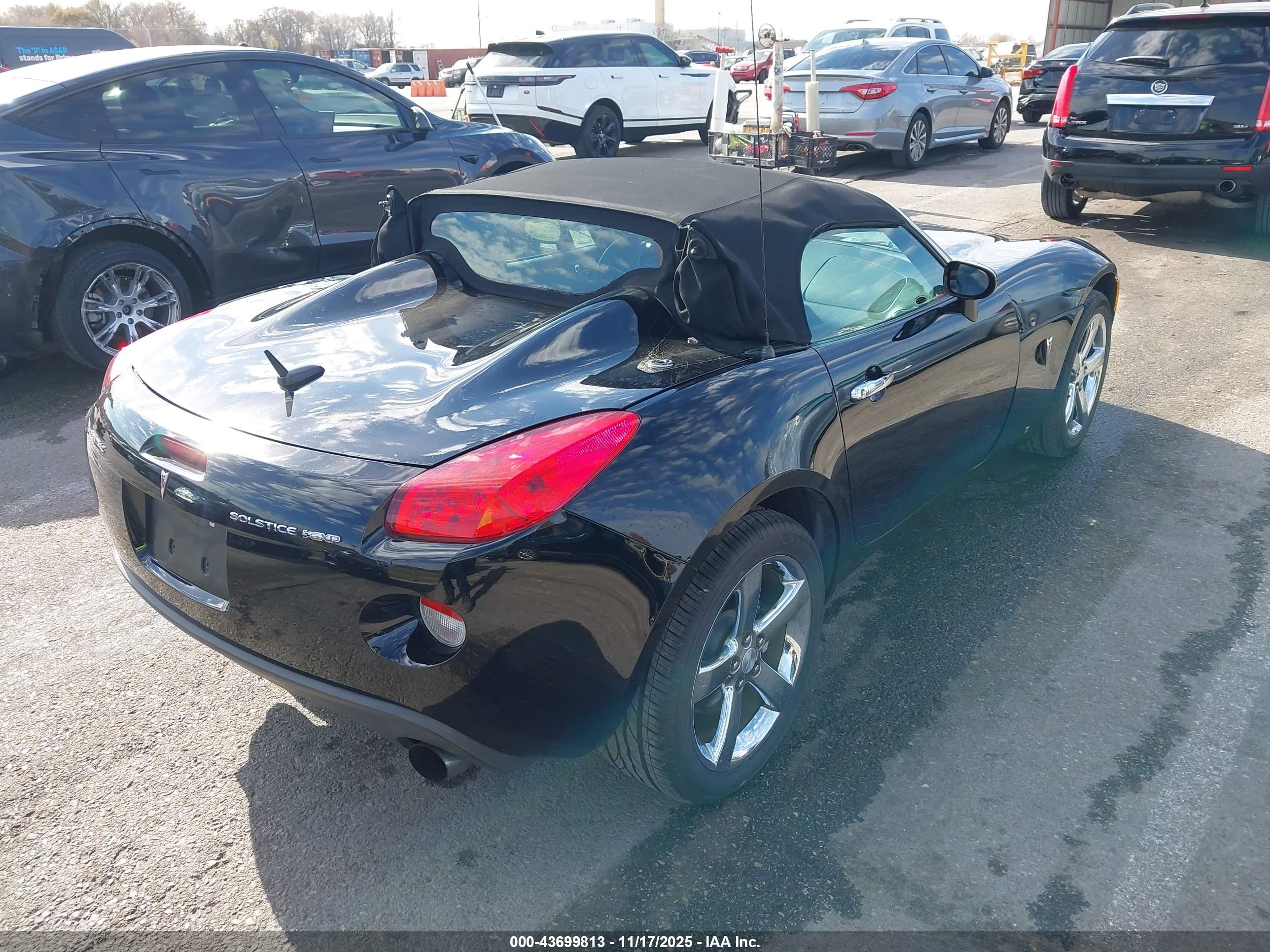 PONTIAC SOLSTICE image 4