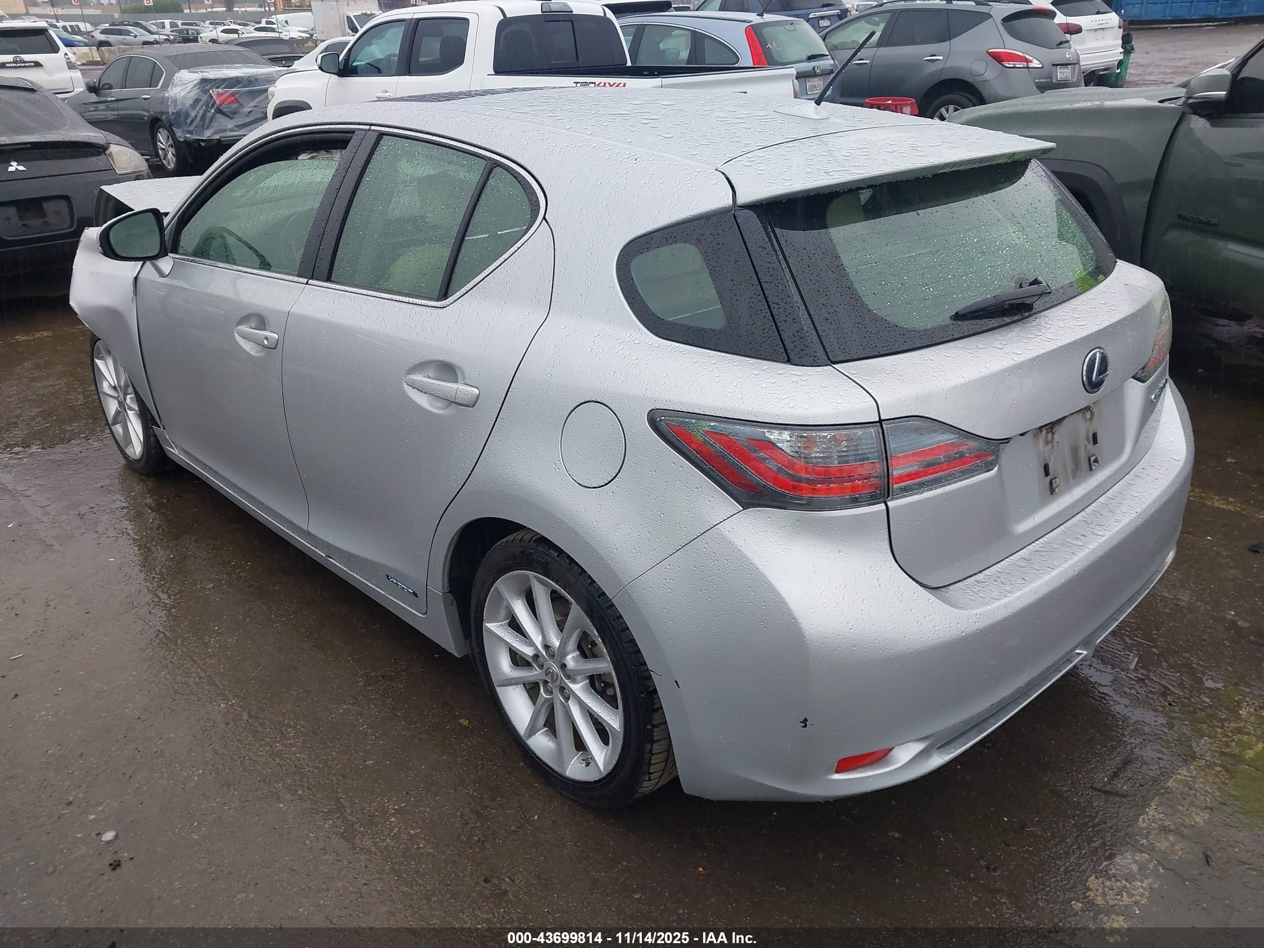 LEXUS CT image 3