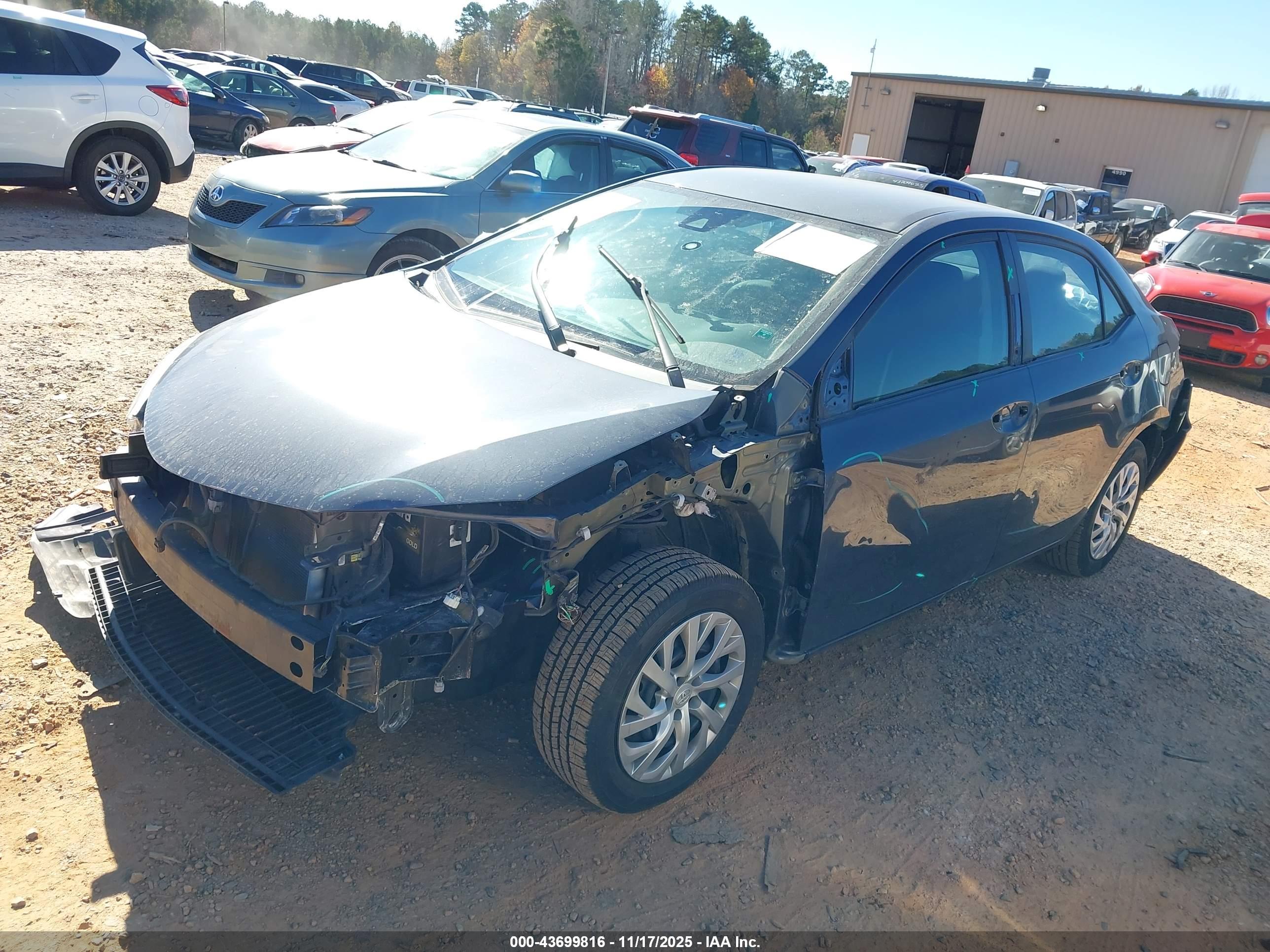 TOYOTA COROLLA image 2