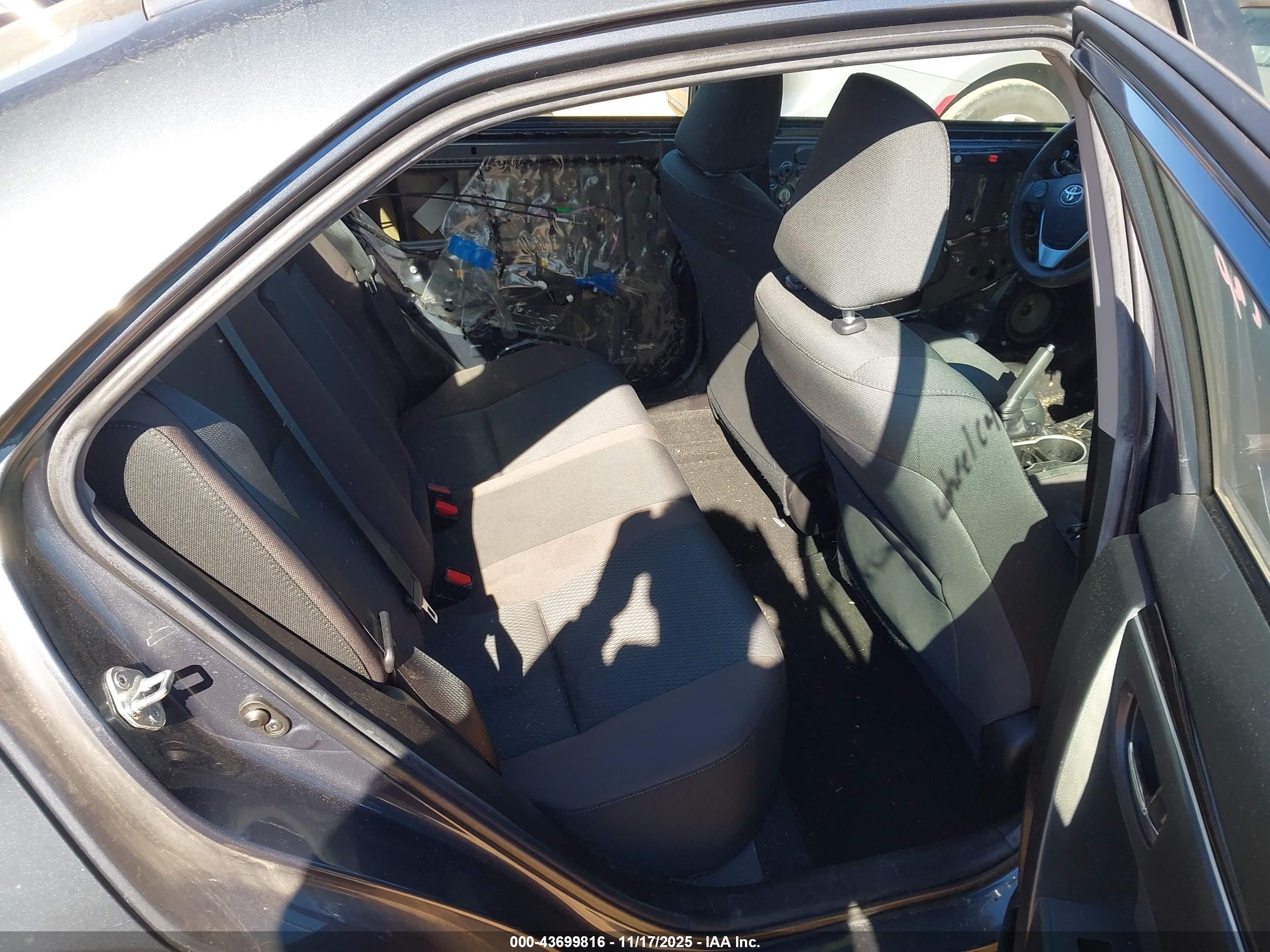 TOYOTA COROLLA image 8