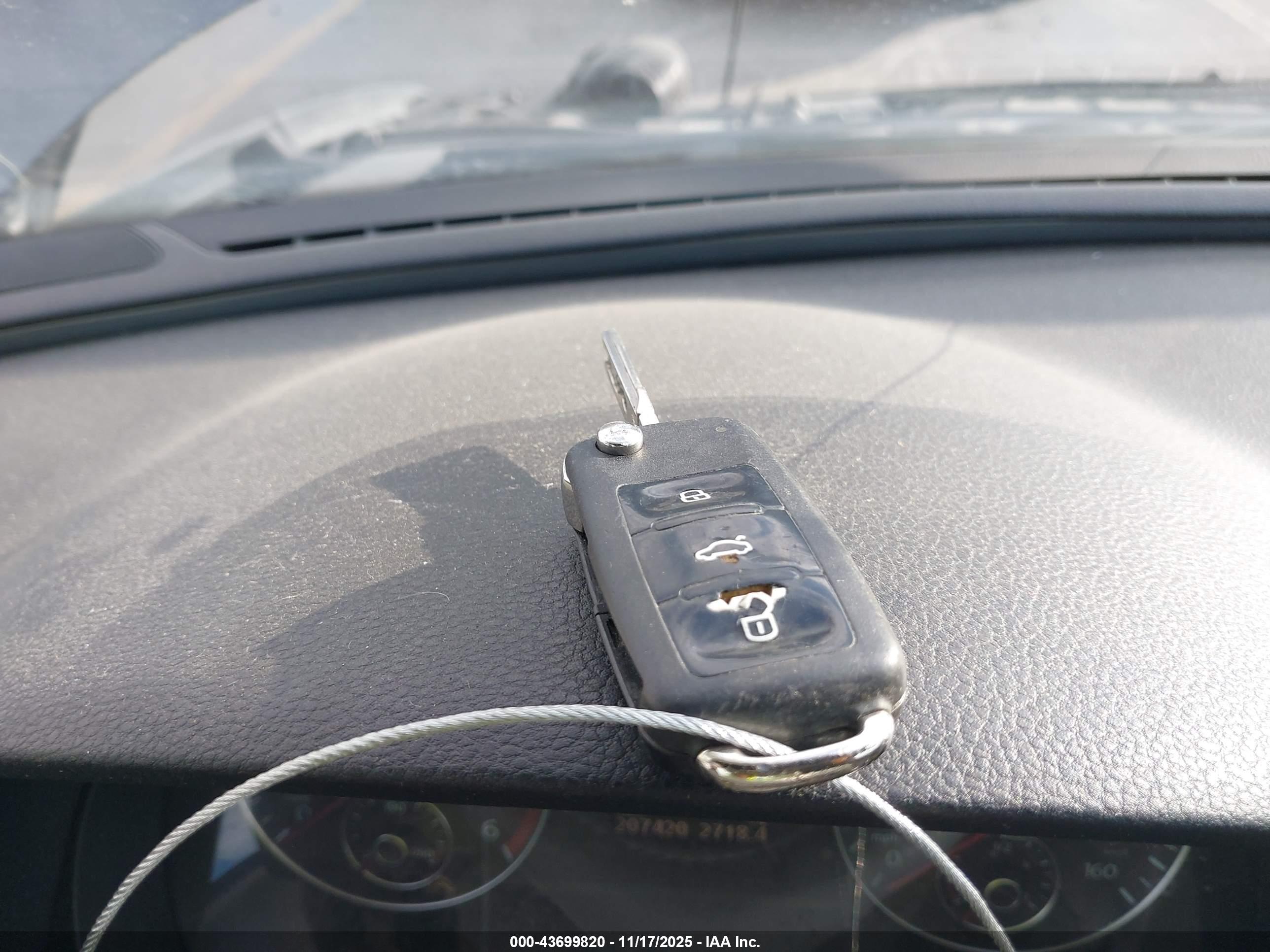 VOLKSWAGEN PASSAT image 11