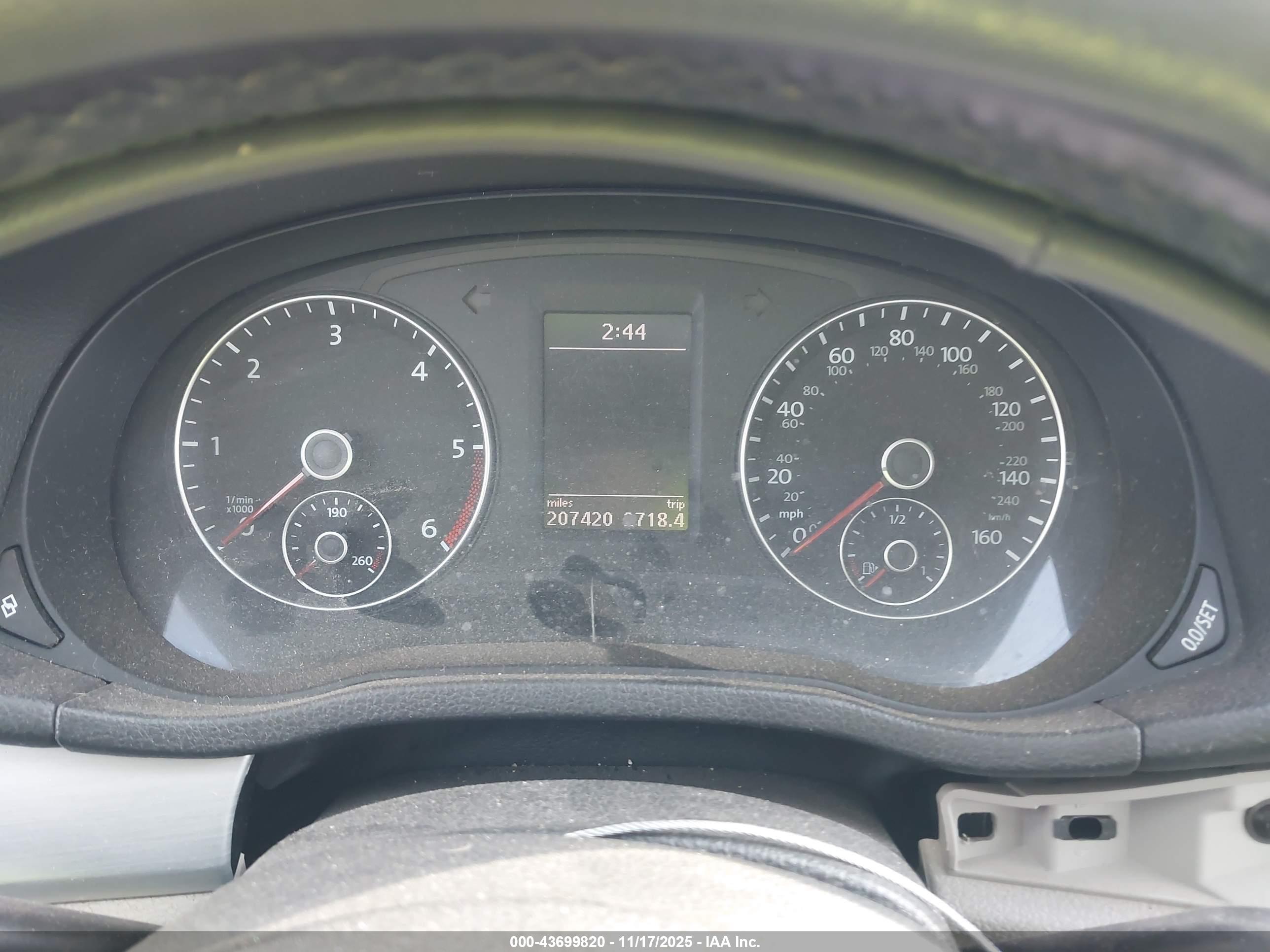 VOLKSWAGEN PASSAT image 7