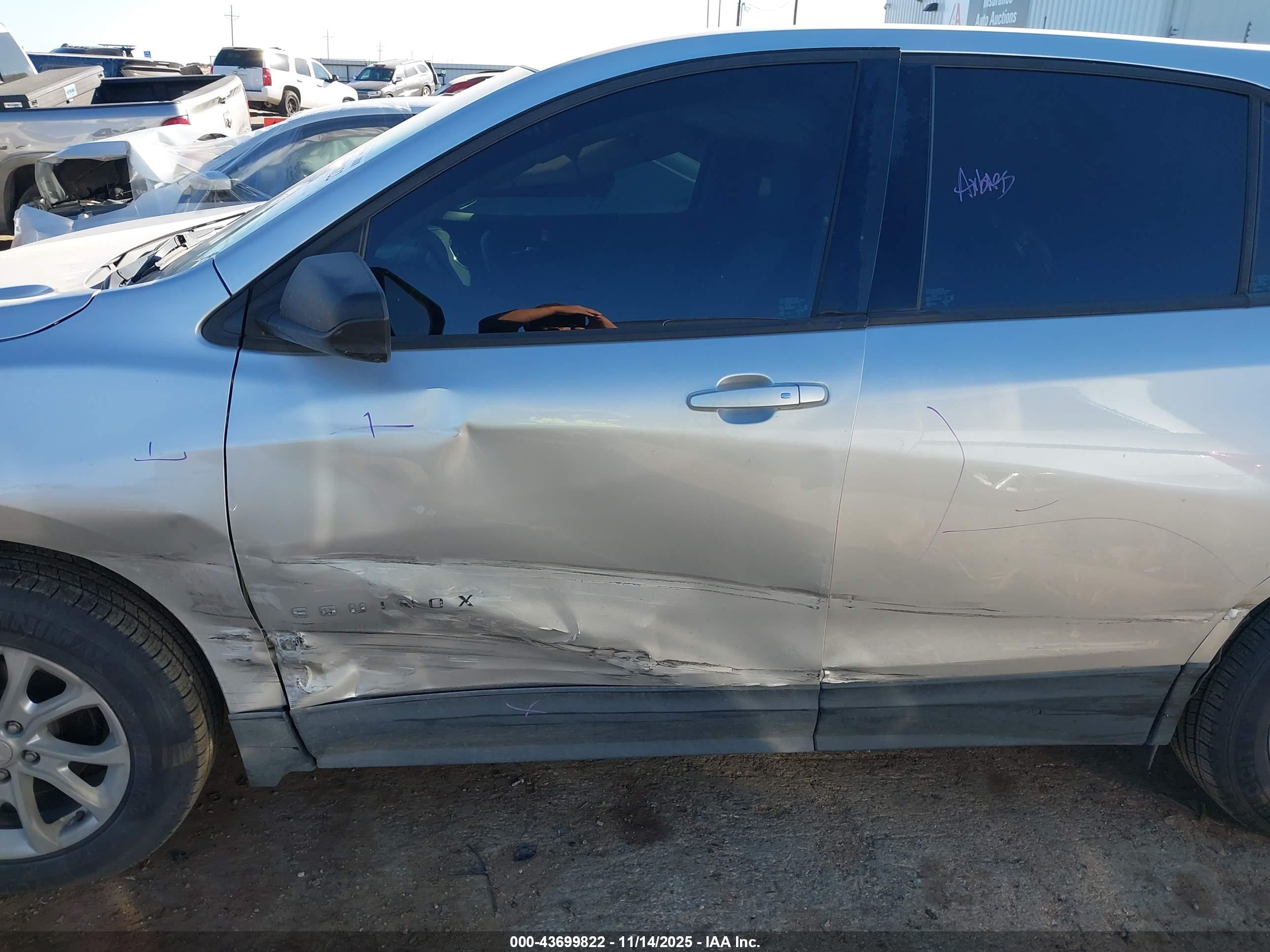 CHEVROLET EQUINOX image 6