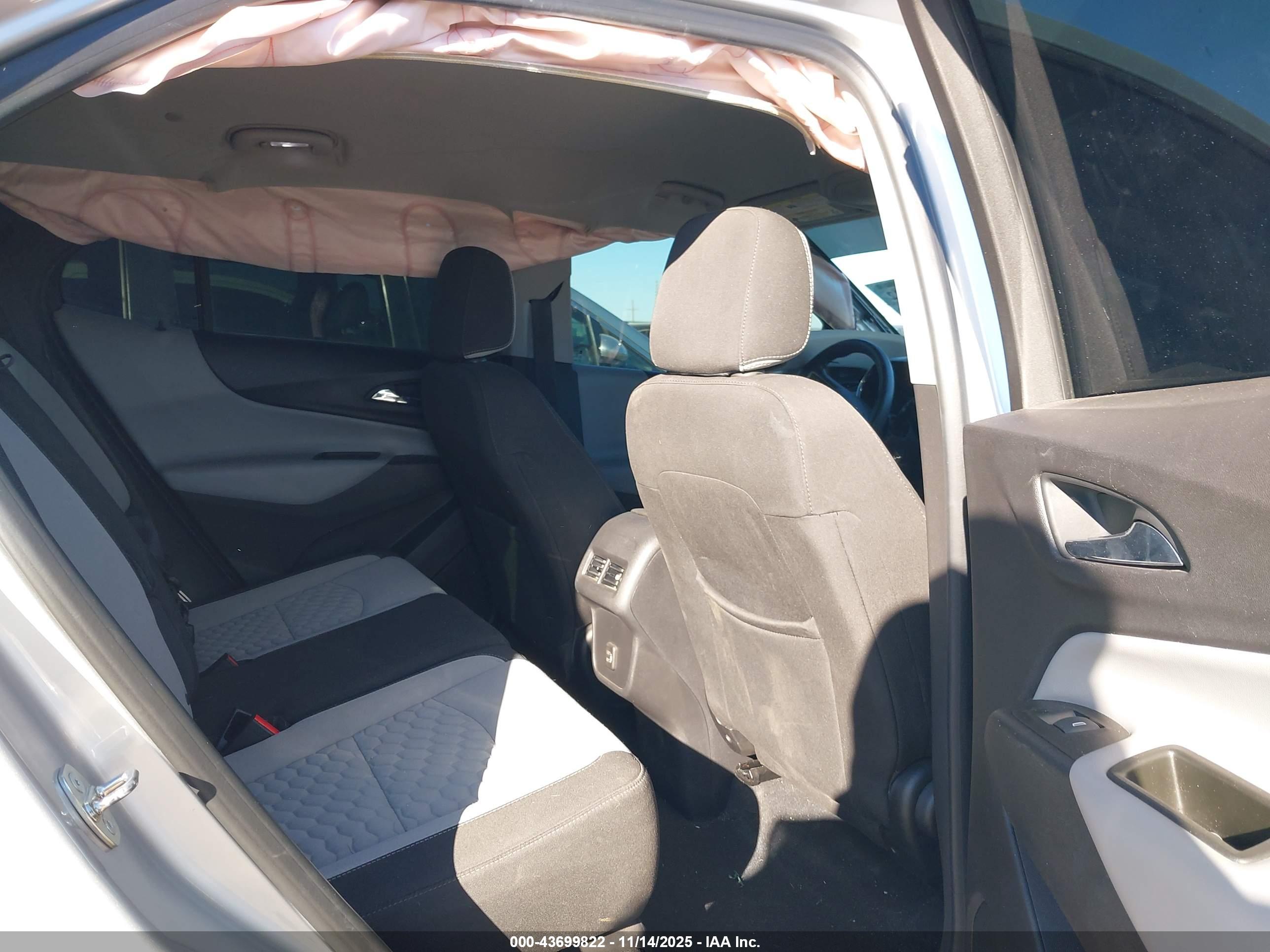 CHEVROLET EQUINOX image 8