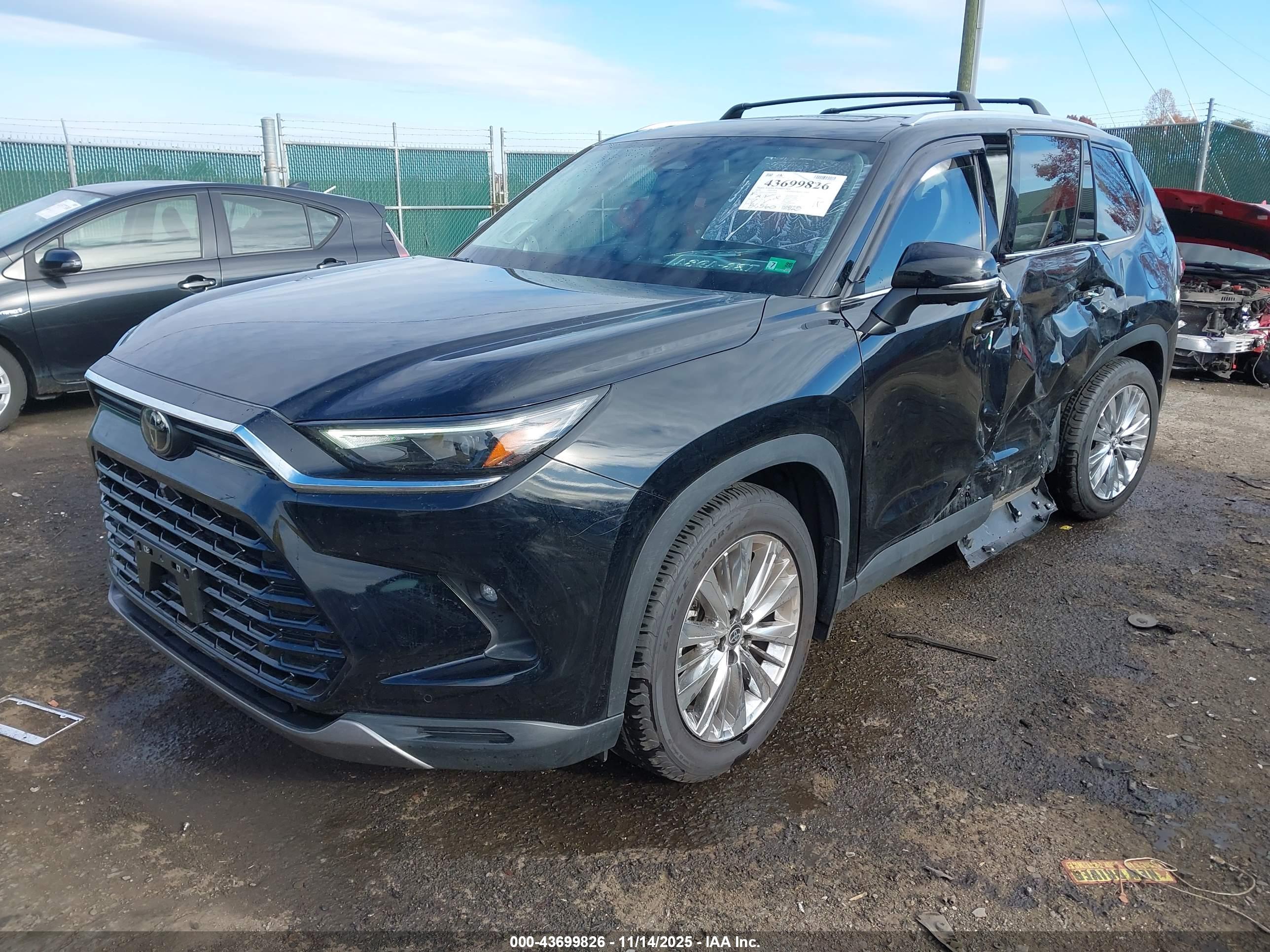 TOYOTA GRAND image 2