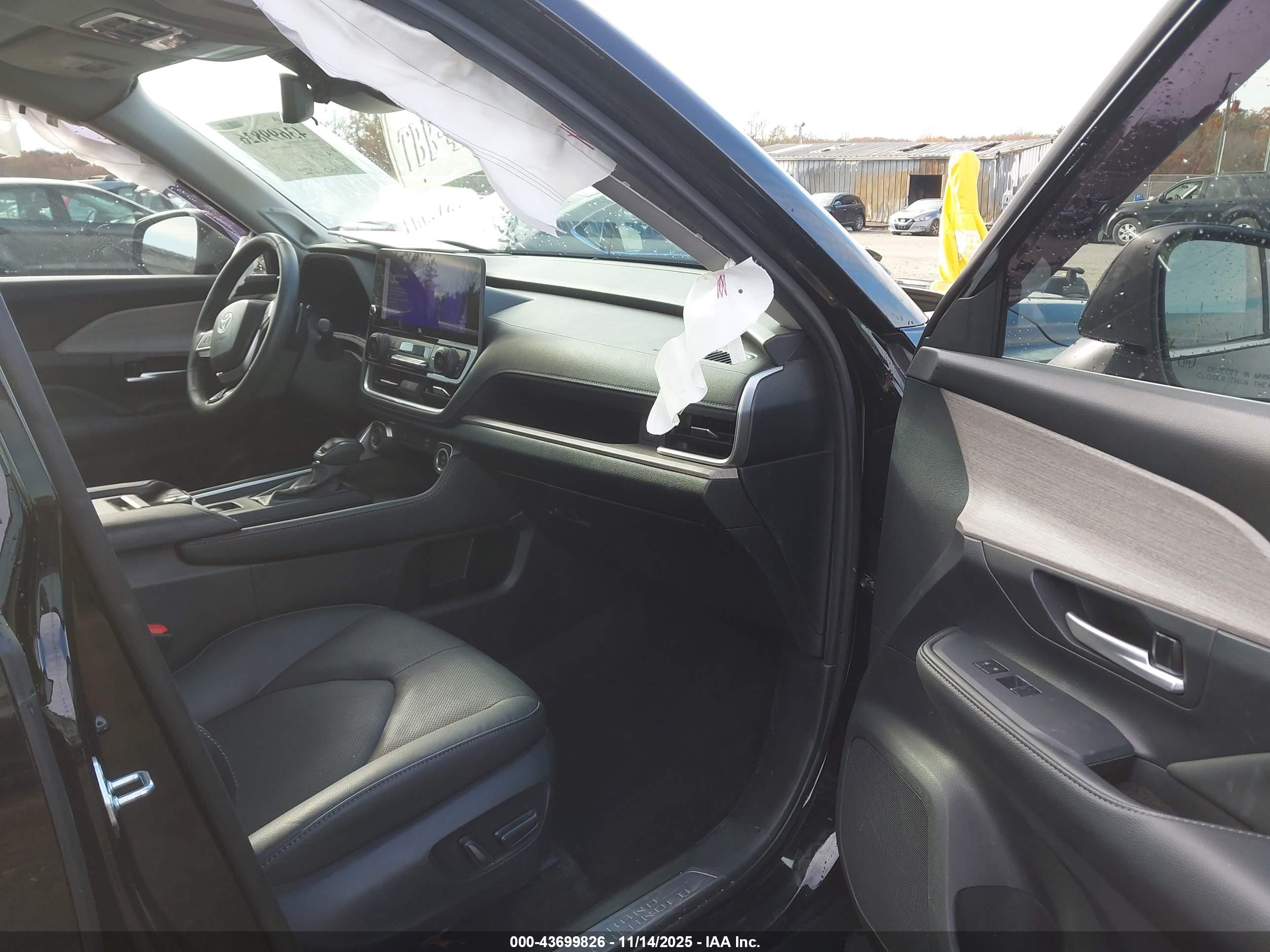 TOYOTA GRAND image 5