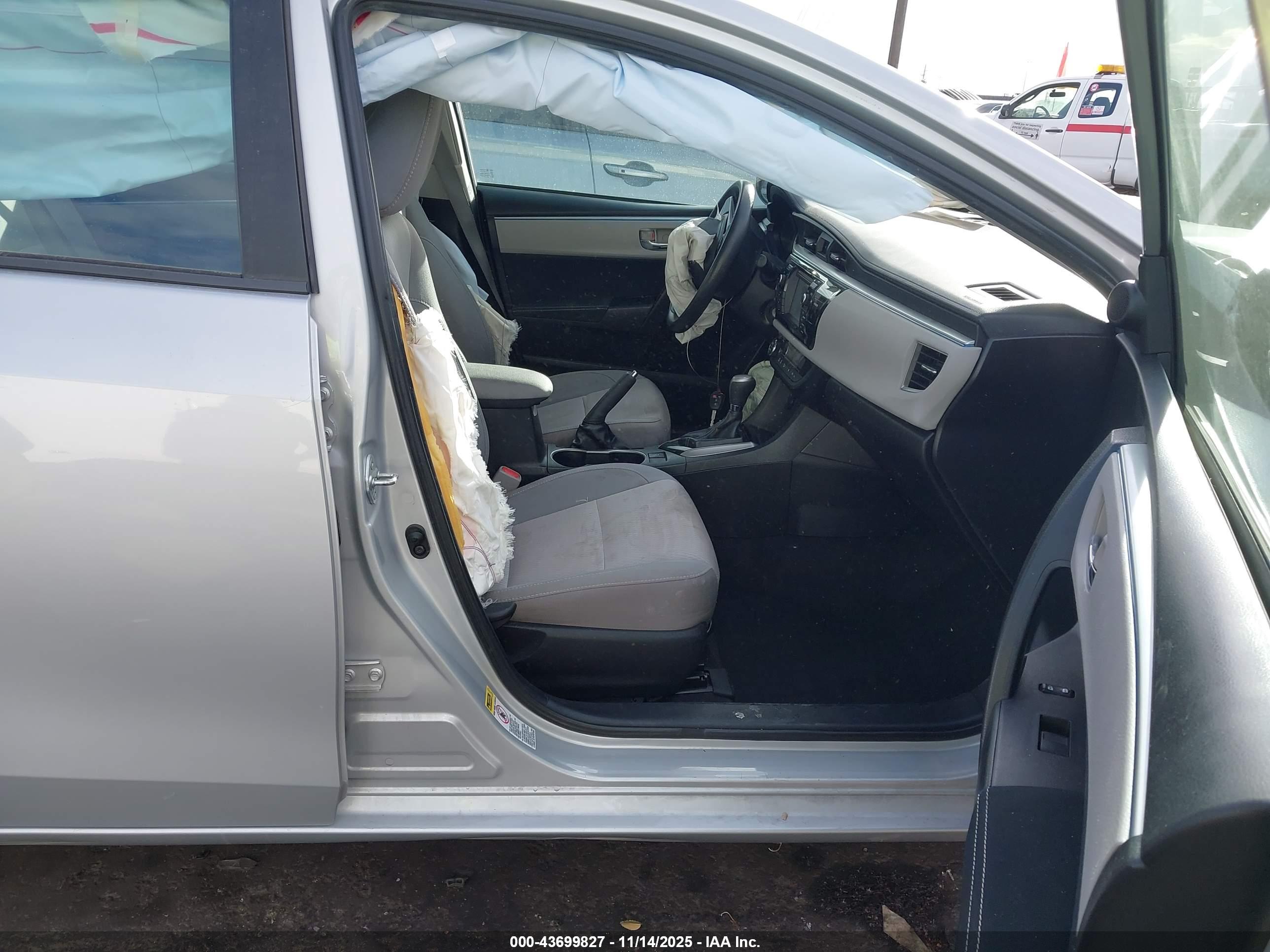TOYOTA COROLLA image 5