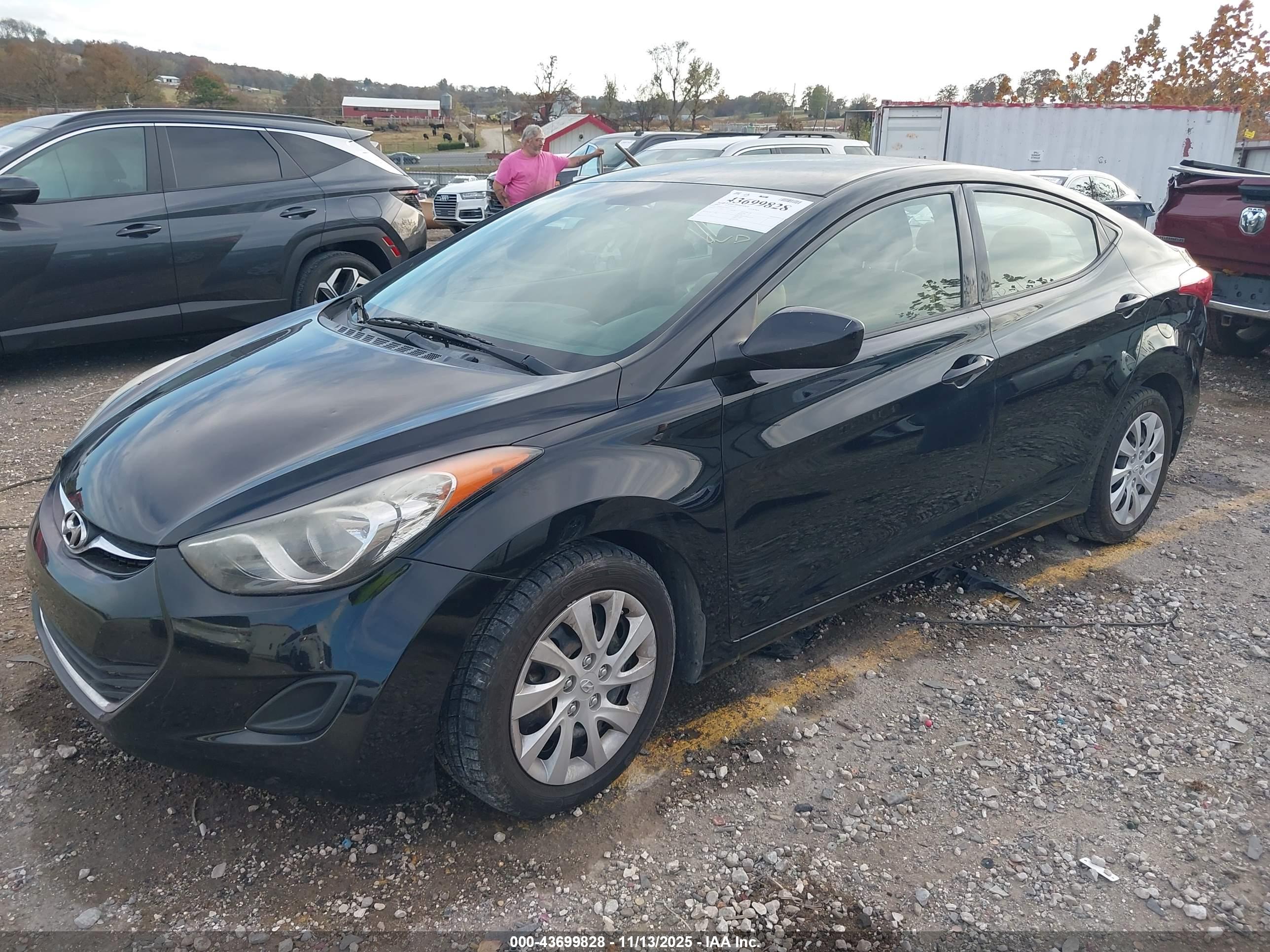 HYUNDAI ELANTRA image 2