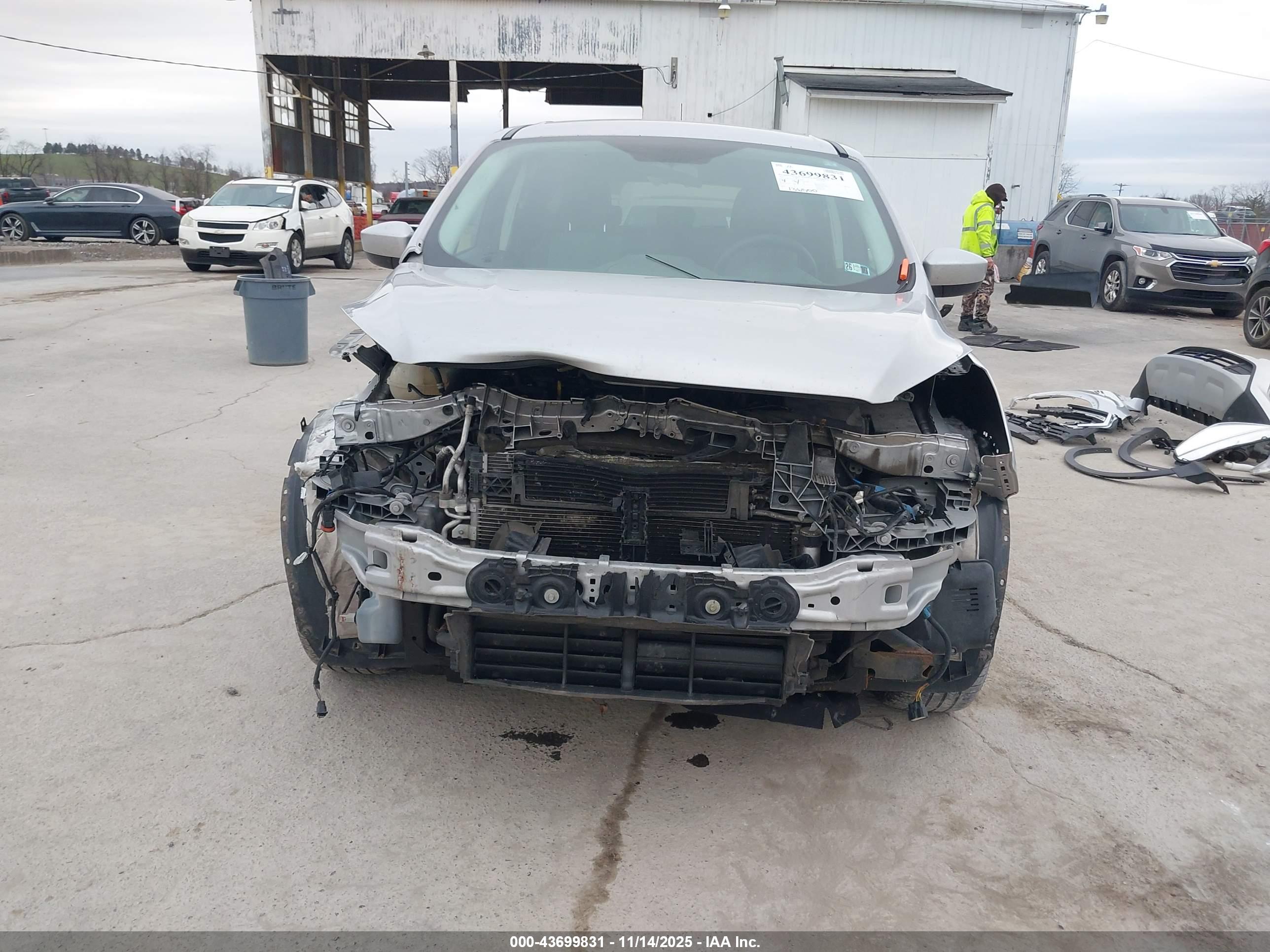 FORD ESCAPE image 6