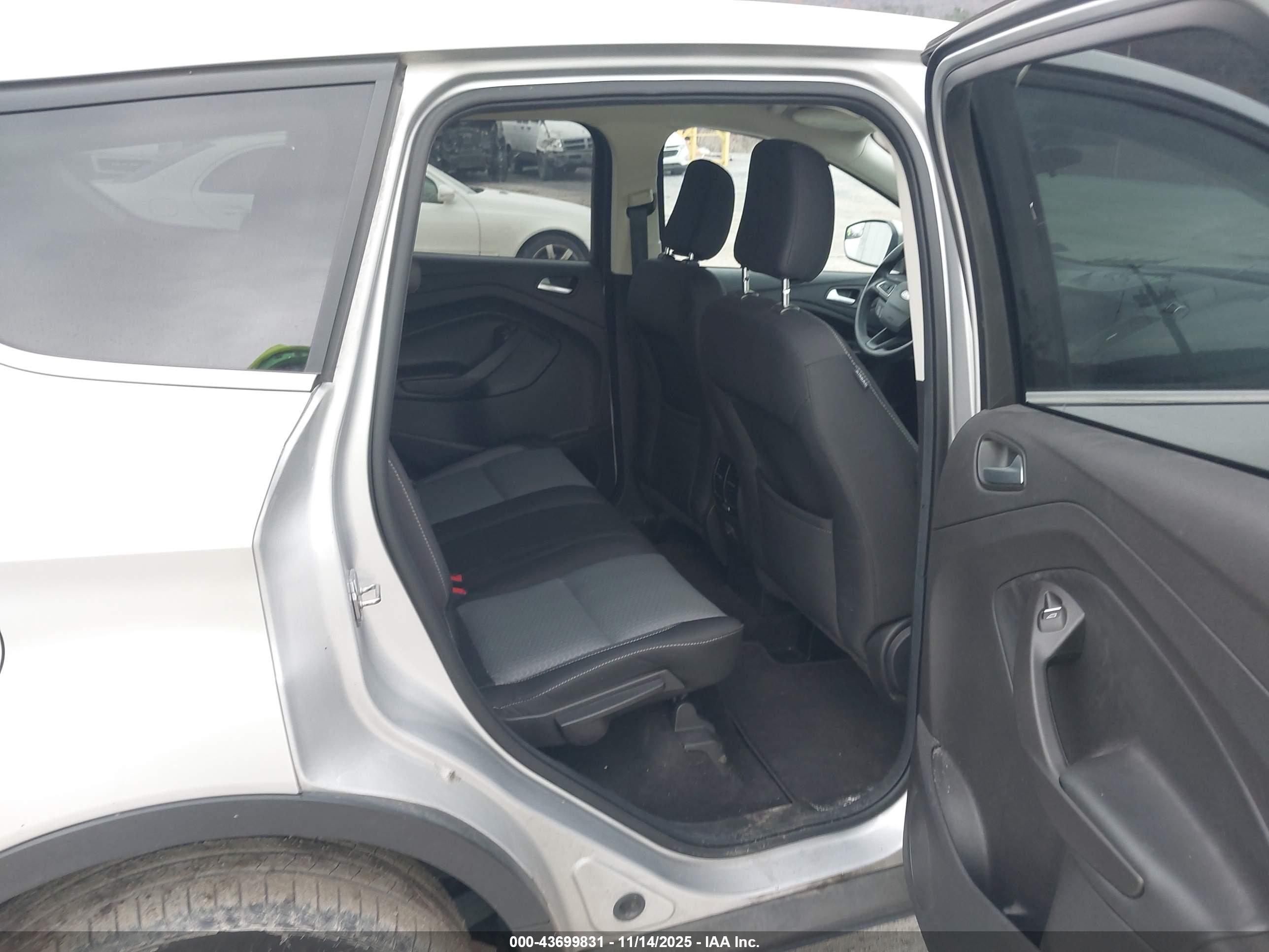 FORD ESCAPE image 8
