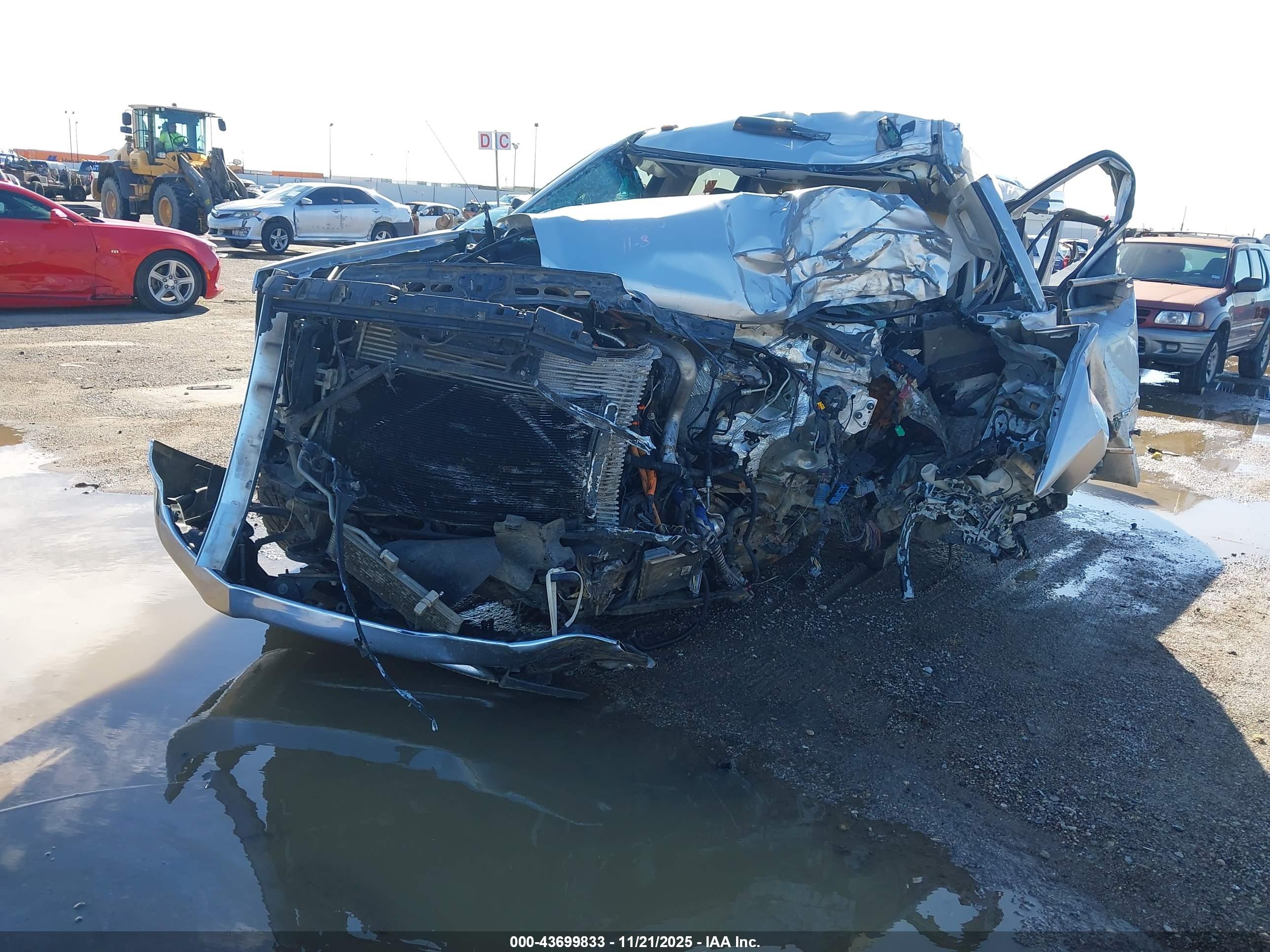 CHEVROLET SILVERADO image 6