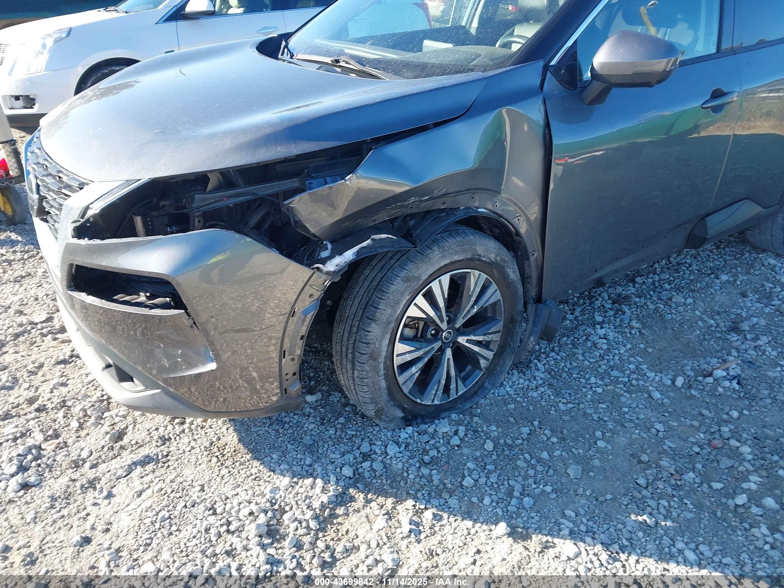 NISSAN ROGUE image 6