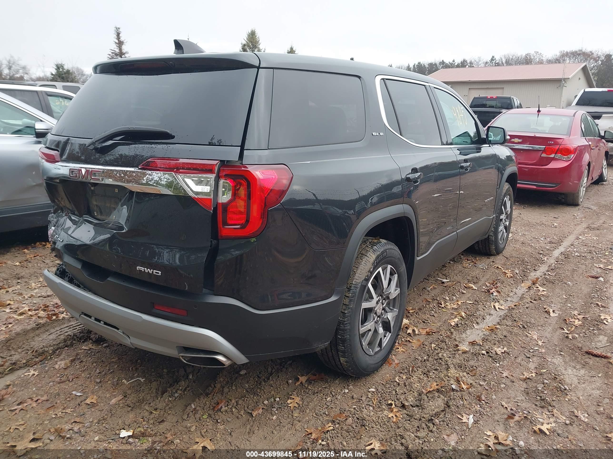 GMC ACADIA image 4