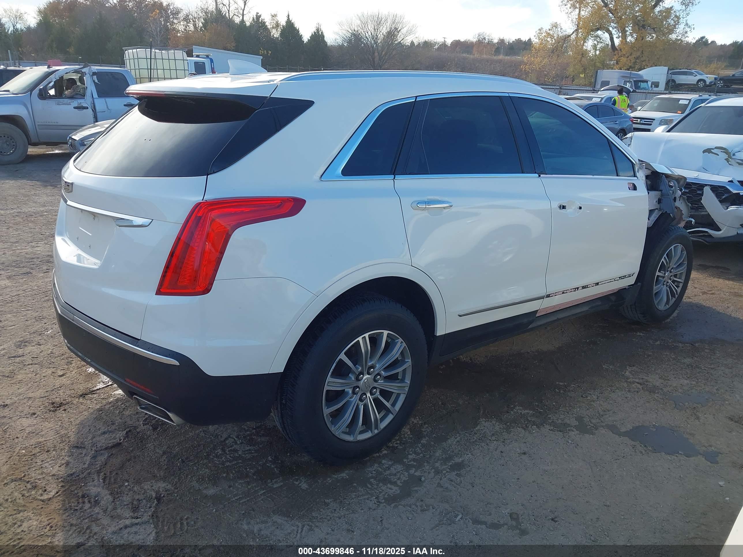 CADILLAC XT5 image 4