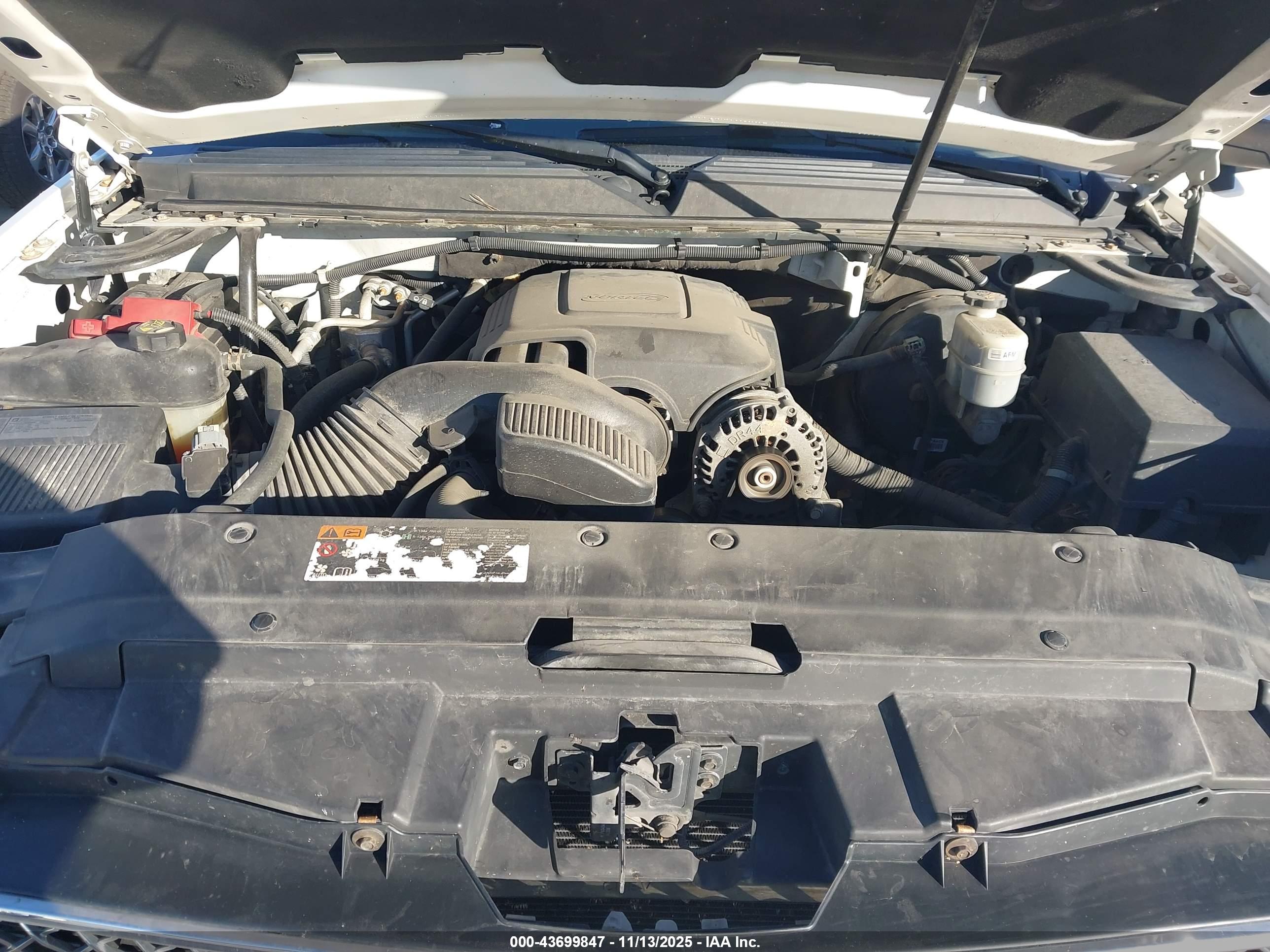 CHEVROLET TAHOE image 10