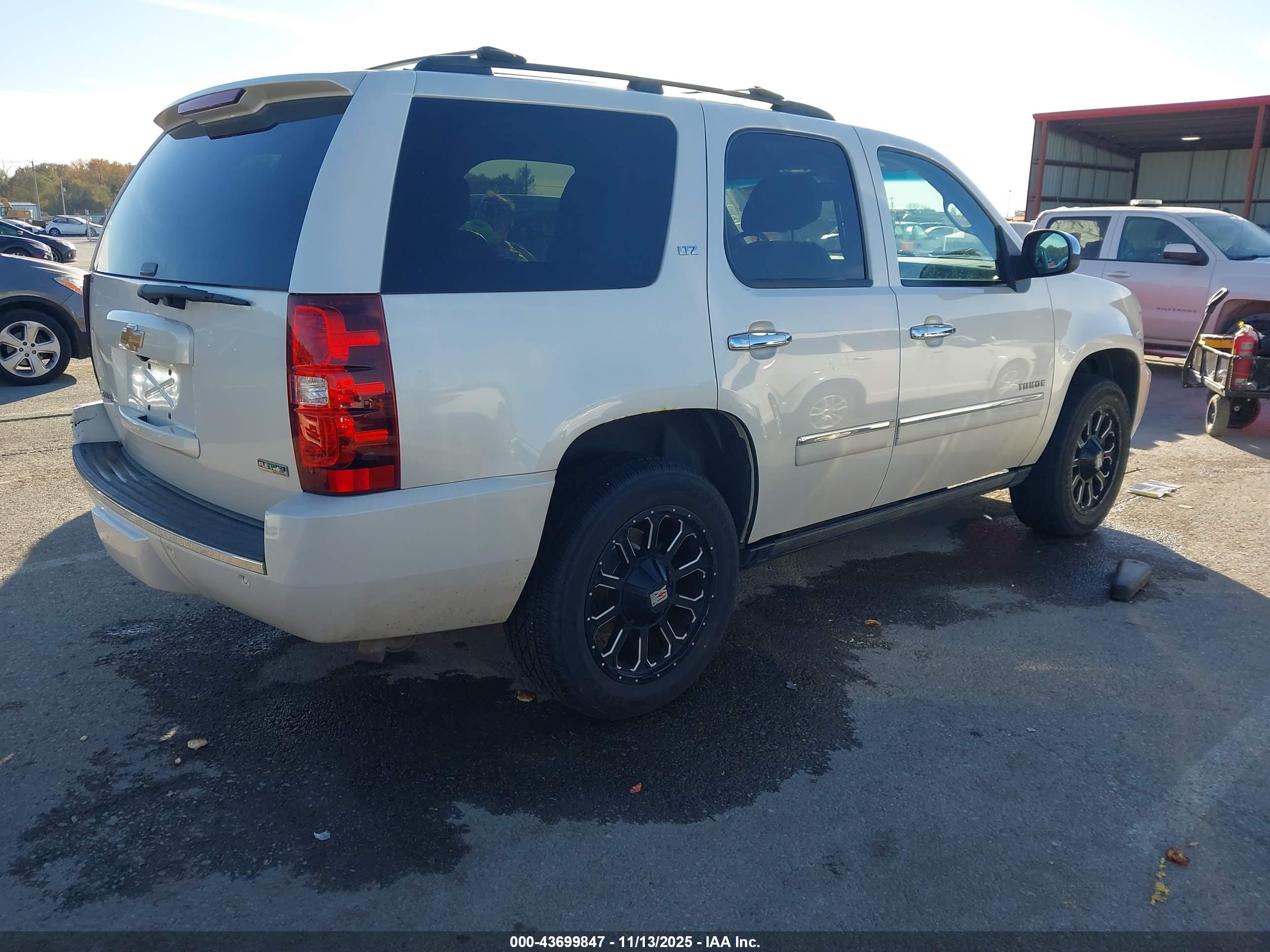CHEVROLET TAHOE image 4