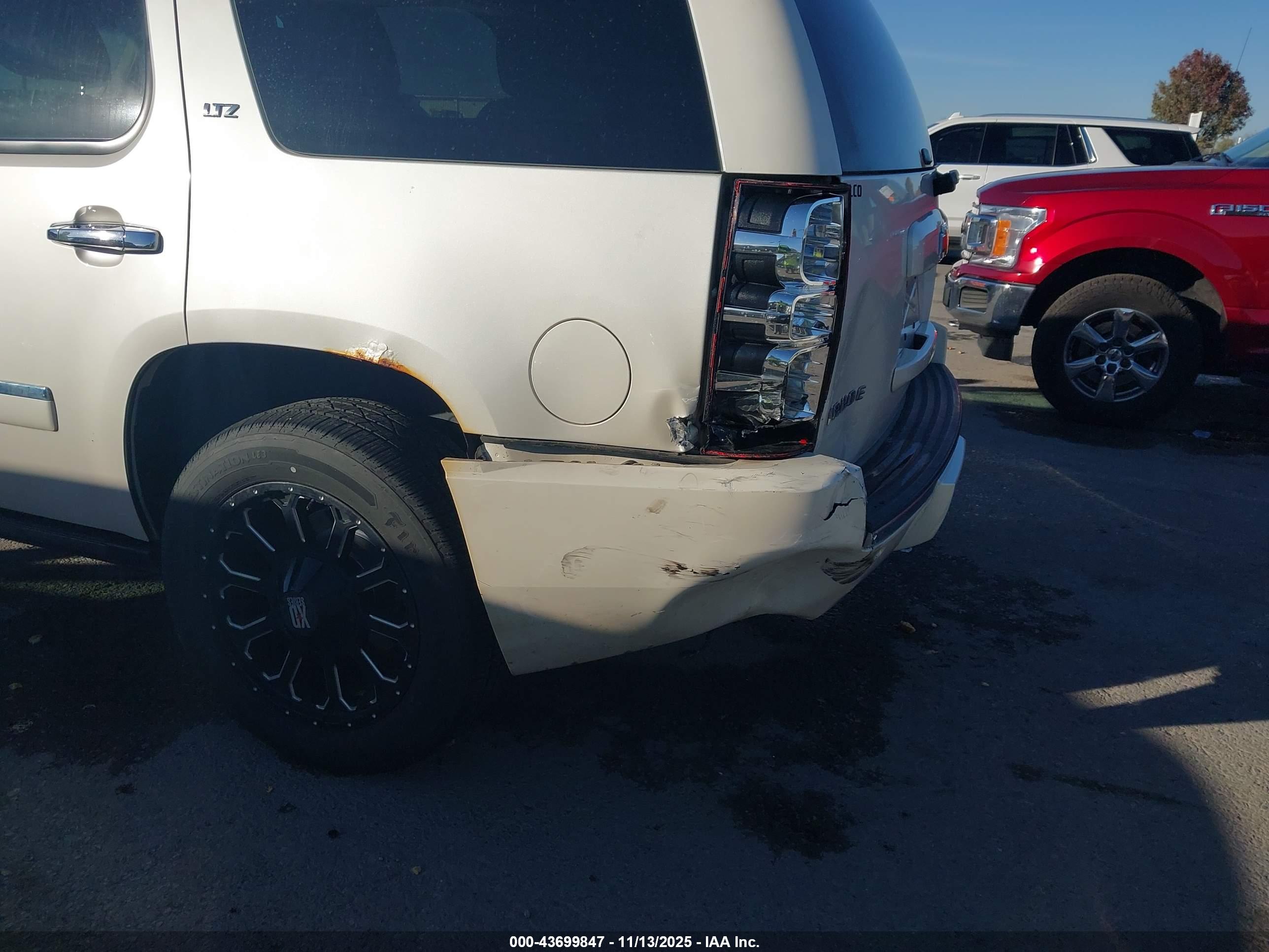 CHEVROLET TAHOE image 6