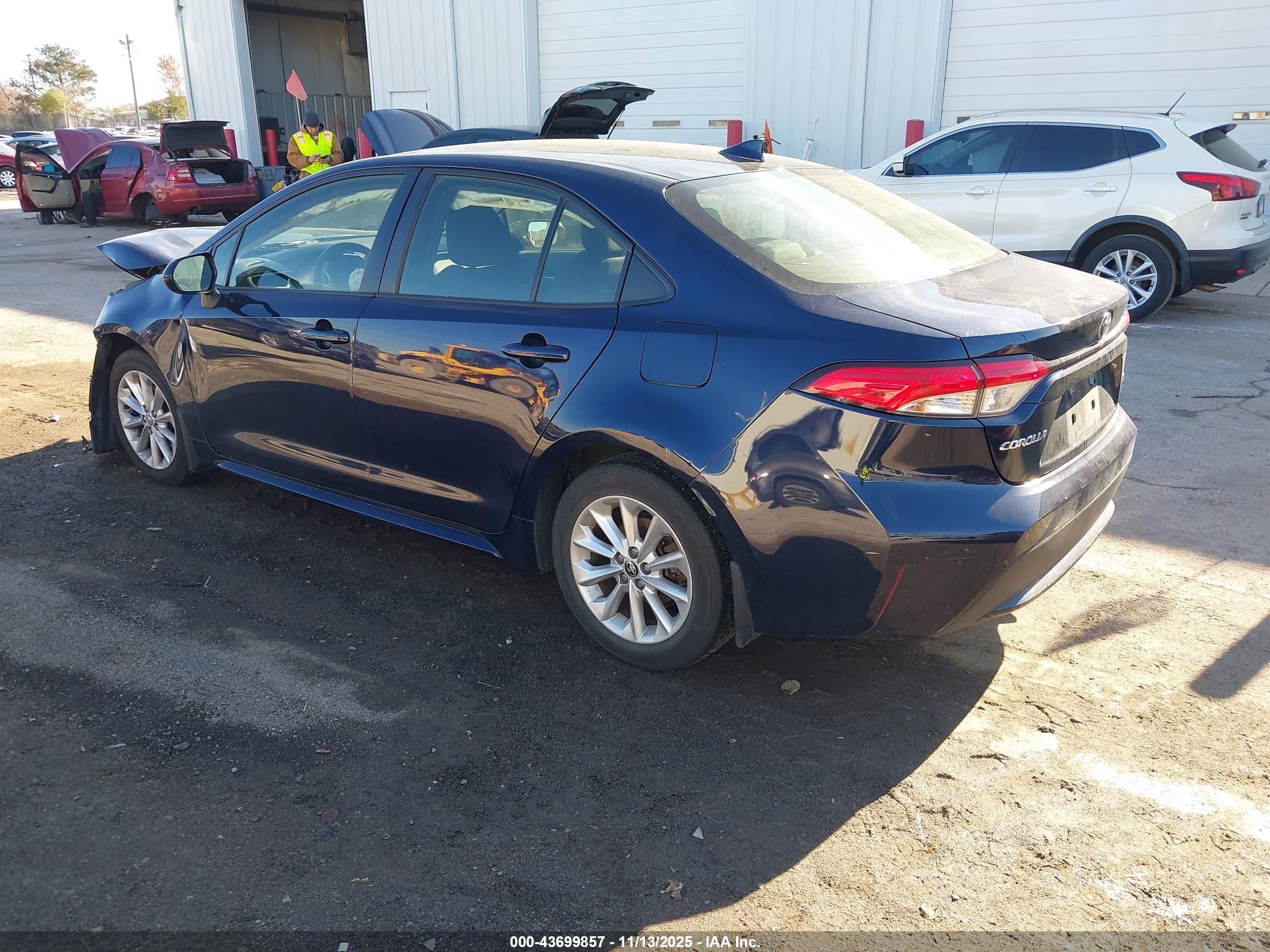TOYOTA COROLLA image 3