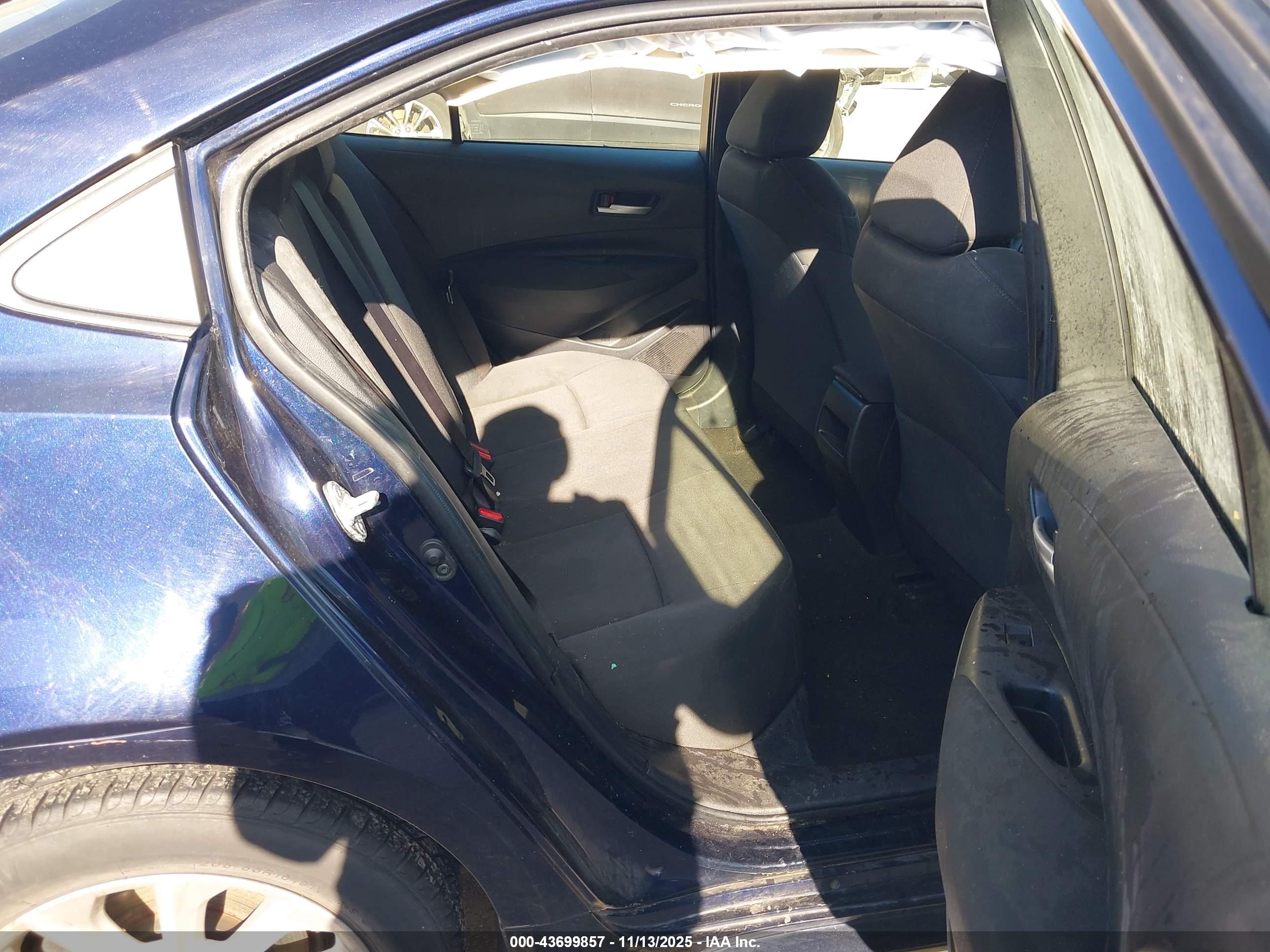 TOYOTA COROLLA image 8