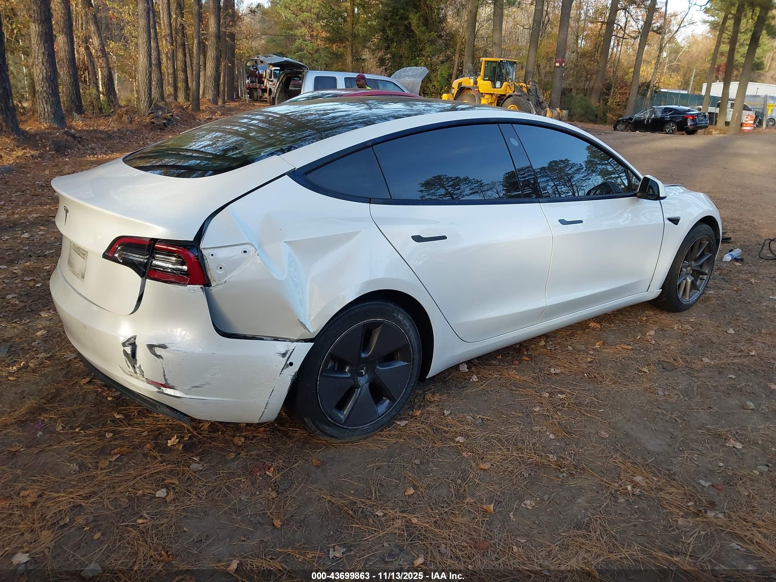 TESLA MODEL image 4