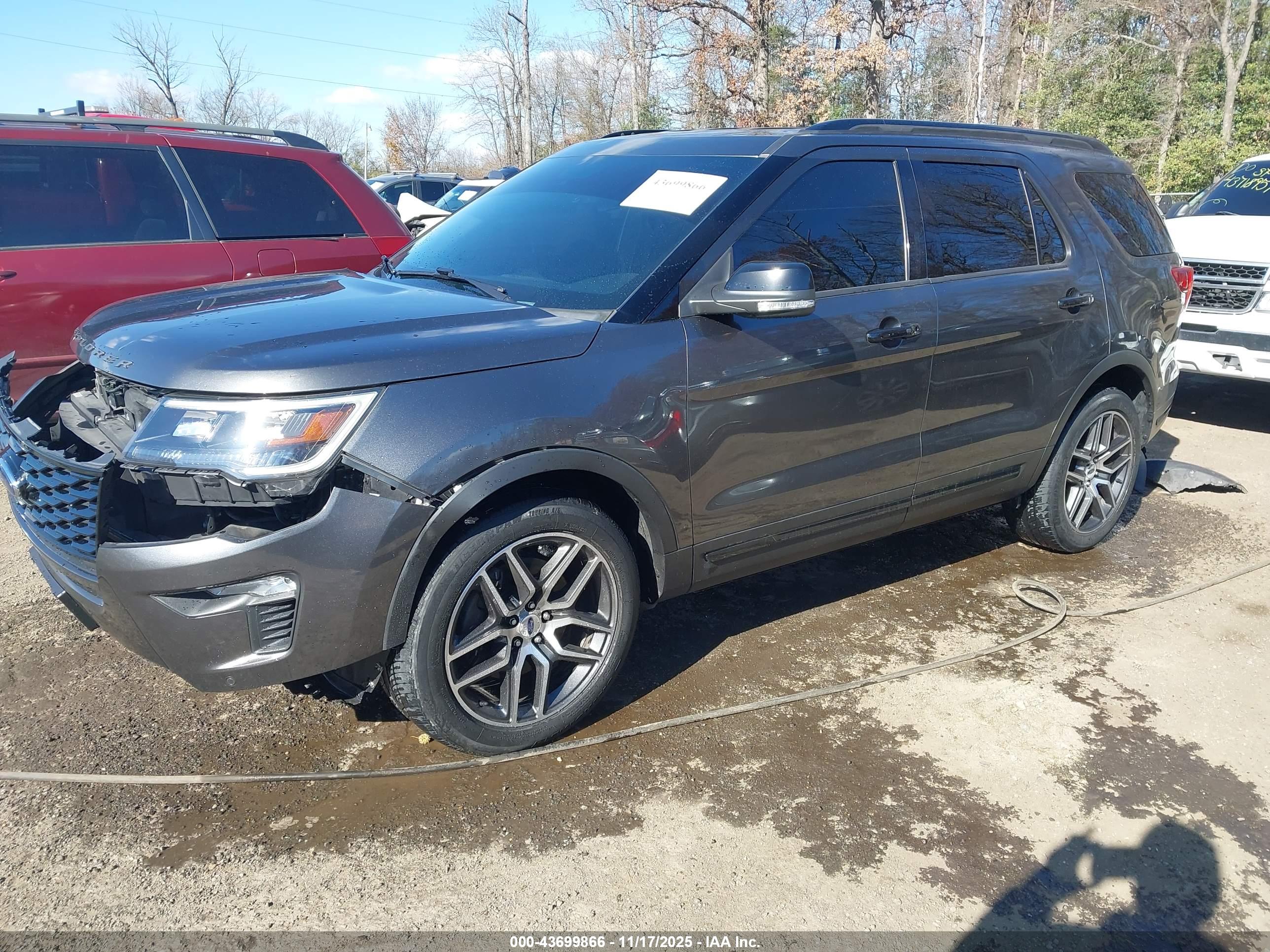 FORD EXPLORER image 2