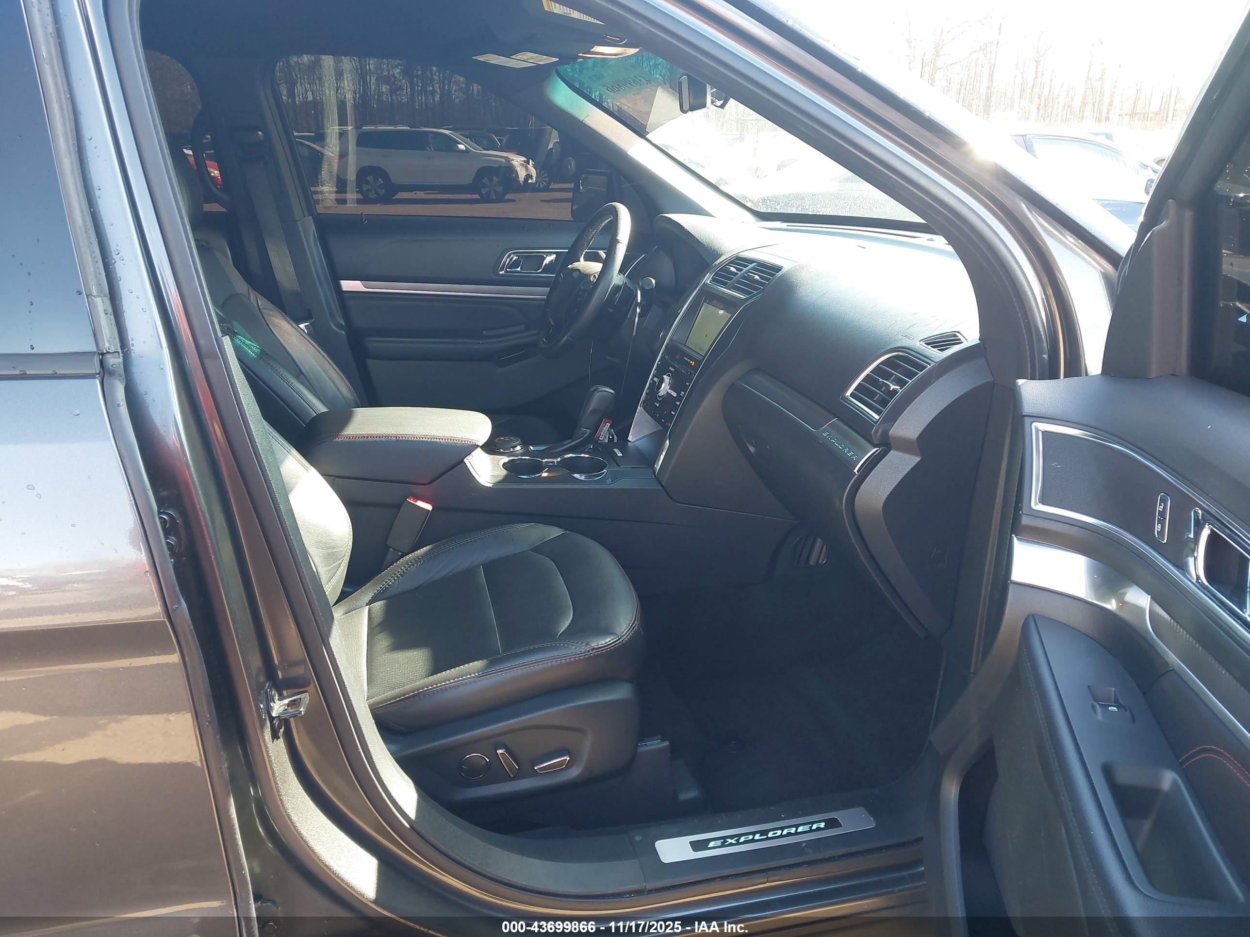 FORD EXPLORER image 5