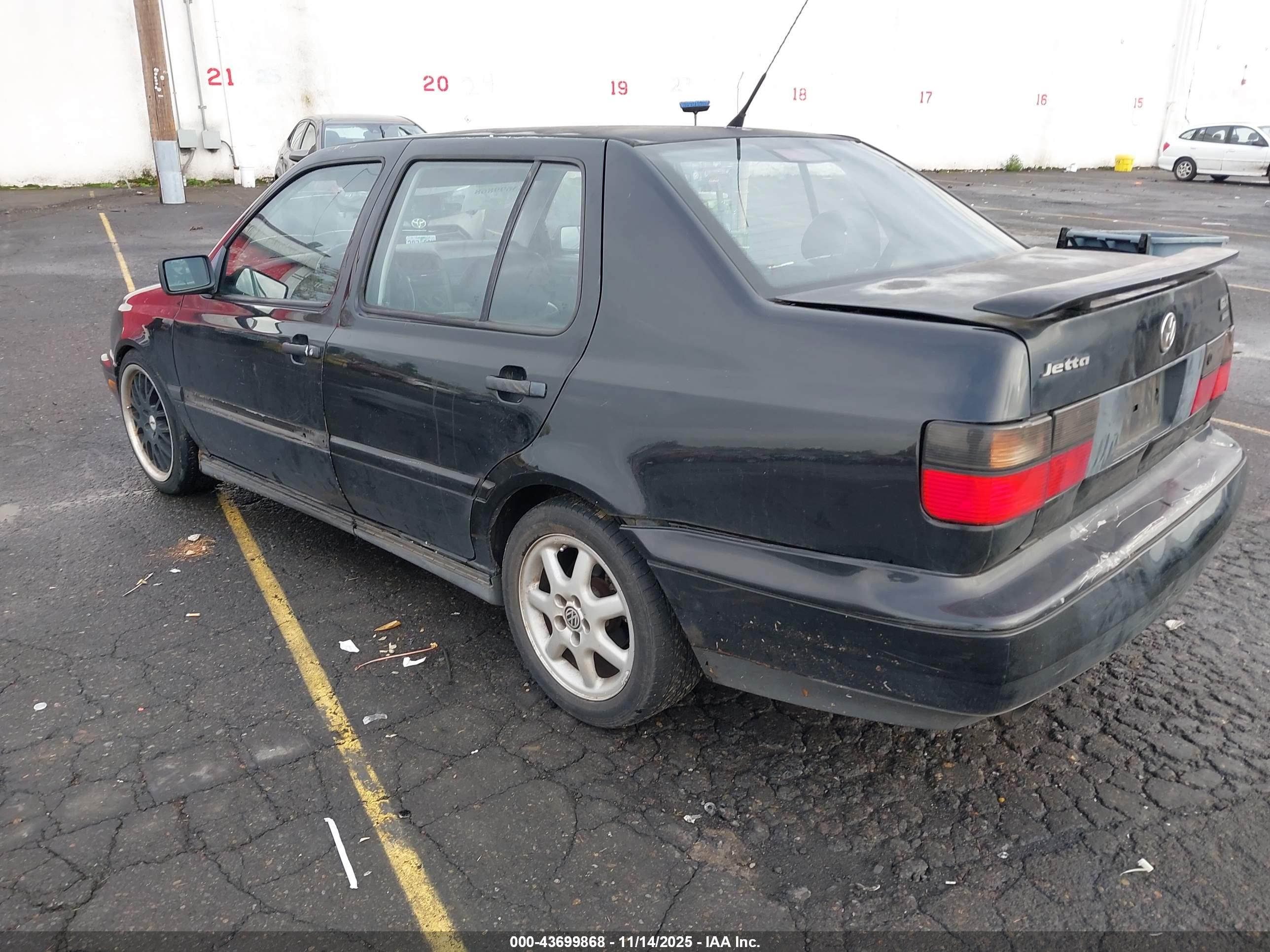 VOLKSWAGEN JETTA image 3