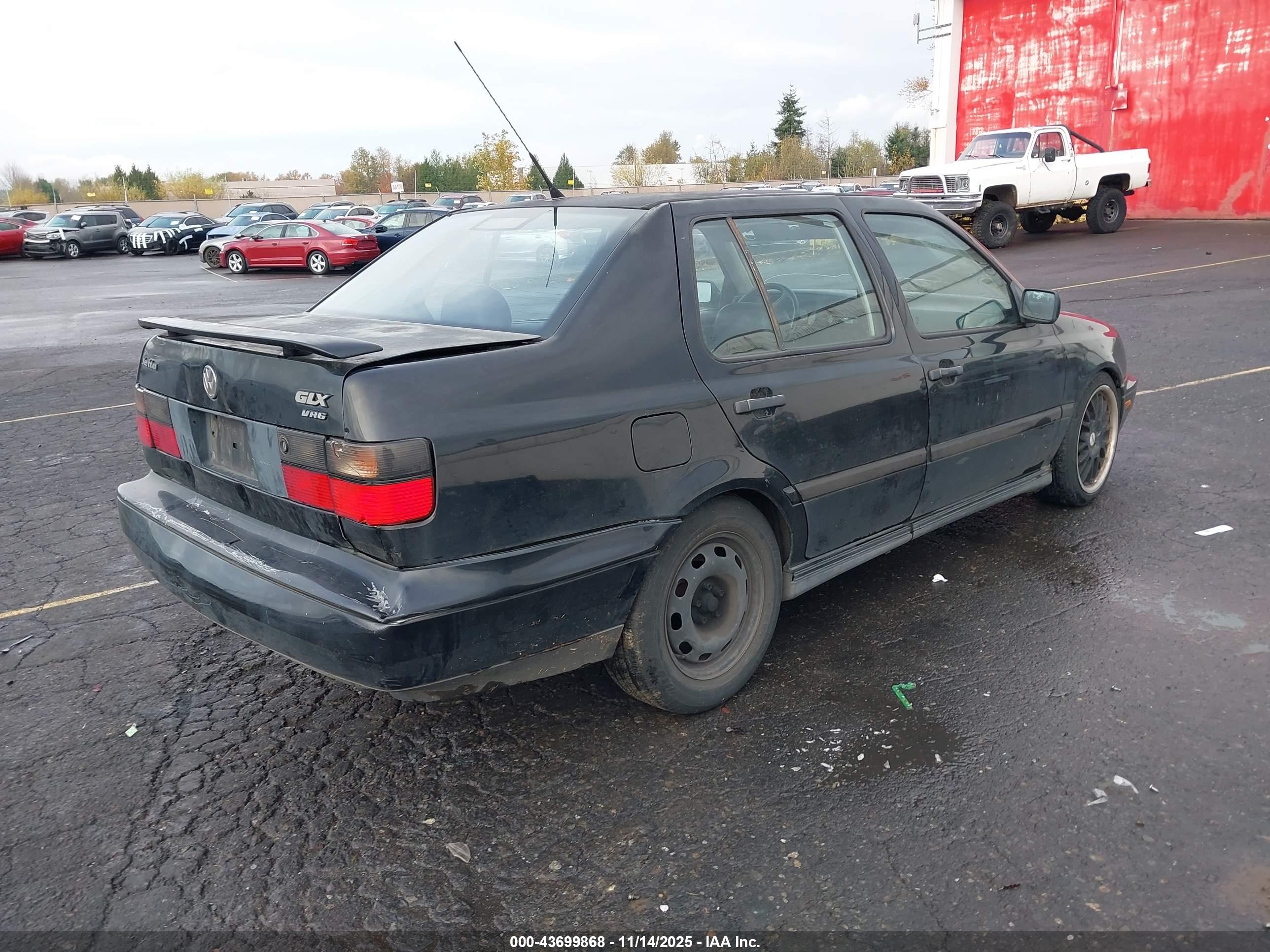 VOLKSWAGEN JETTA image 4